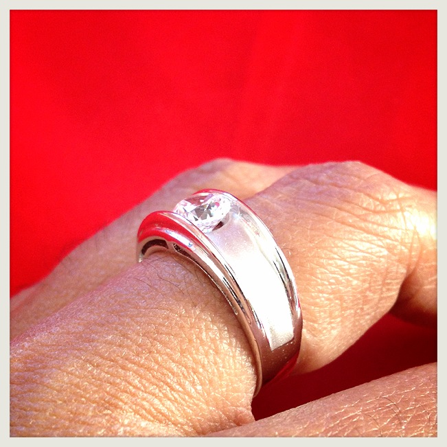 แหวนเพชรสวิส cz เม็ดกลาง 1 เม็ด ดีไซน์เก๋ 24 kgb size55