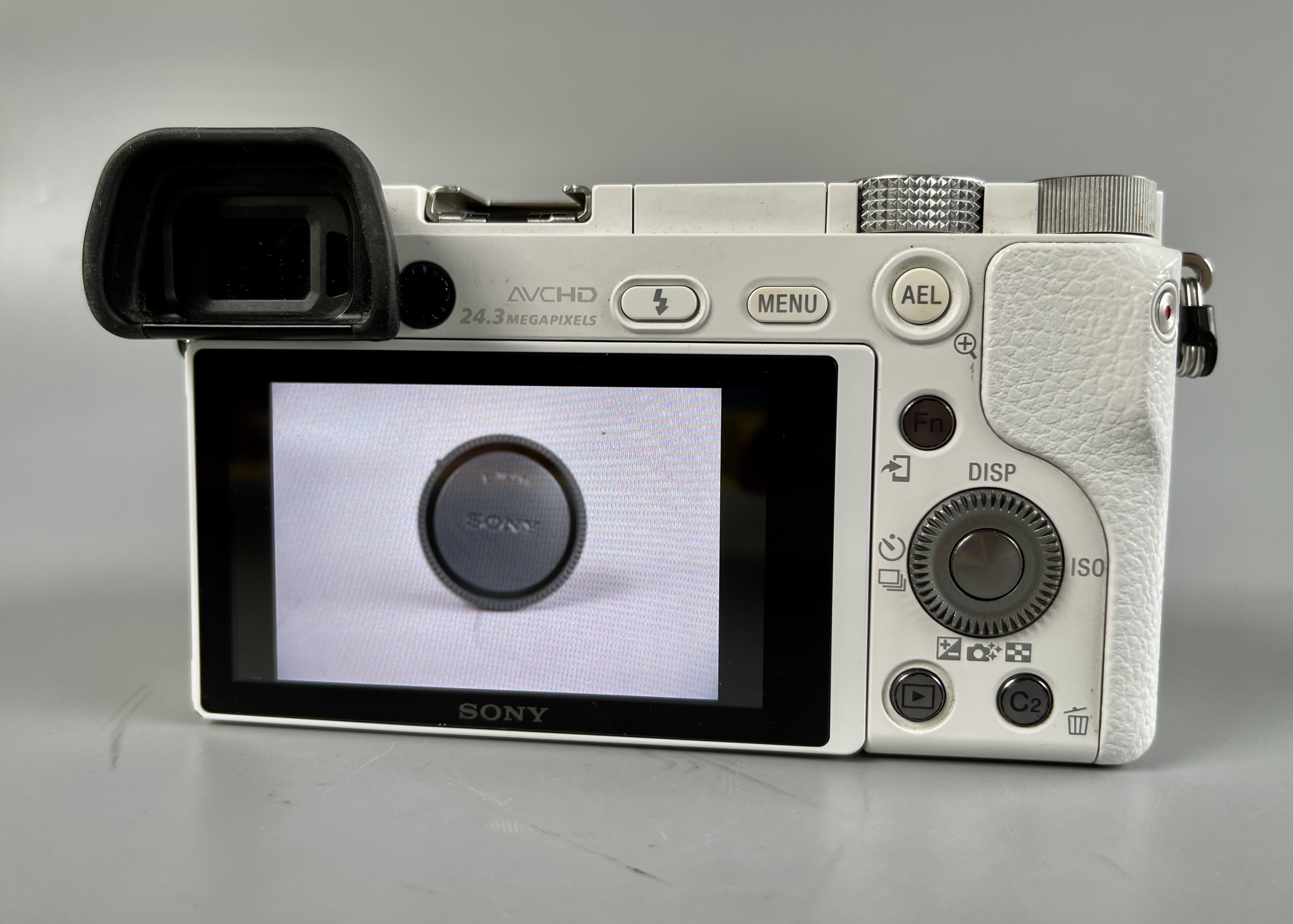 ขาย Sony A6000 พร้อมเลนส์ 16-50 OSS ชัตเตอร์น้อย 16537 สภาพสวยใช้น้อย