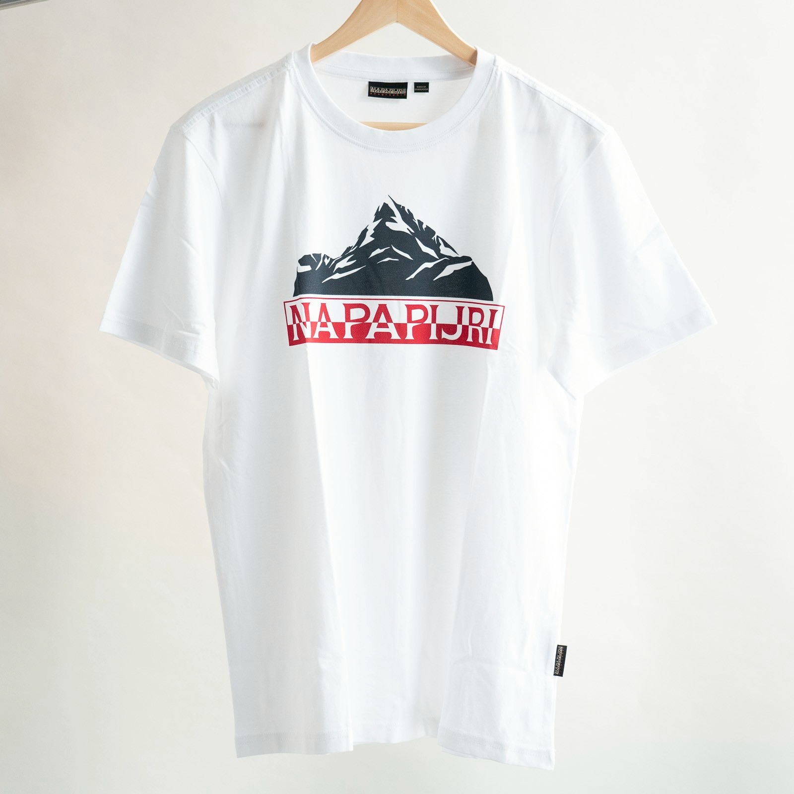 เสื้อยืด Napapijri - Mountain Black Red
