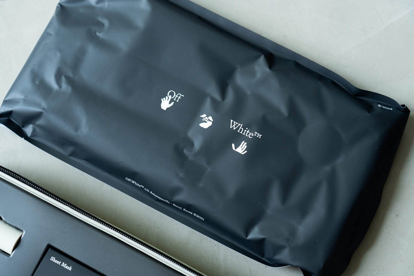 *Off-White x AMOREPACIFIC “PROTECTION BOX”