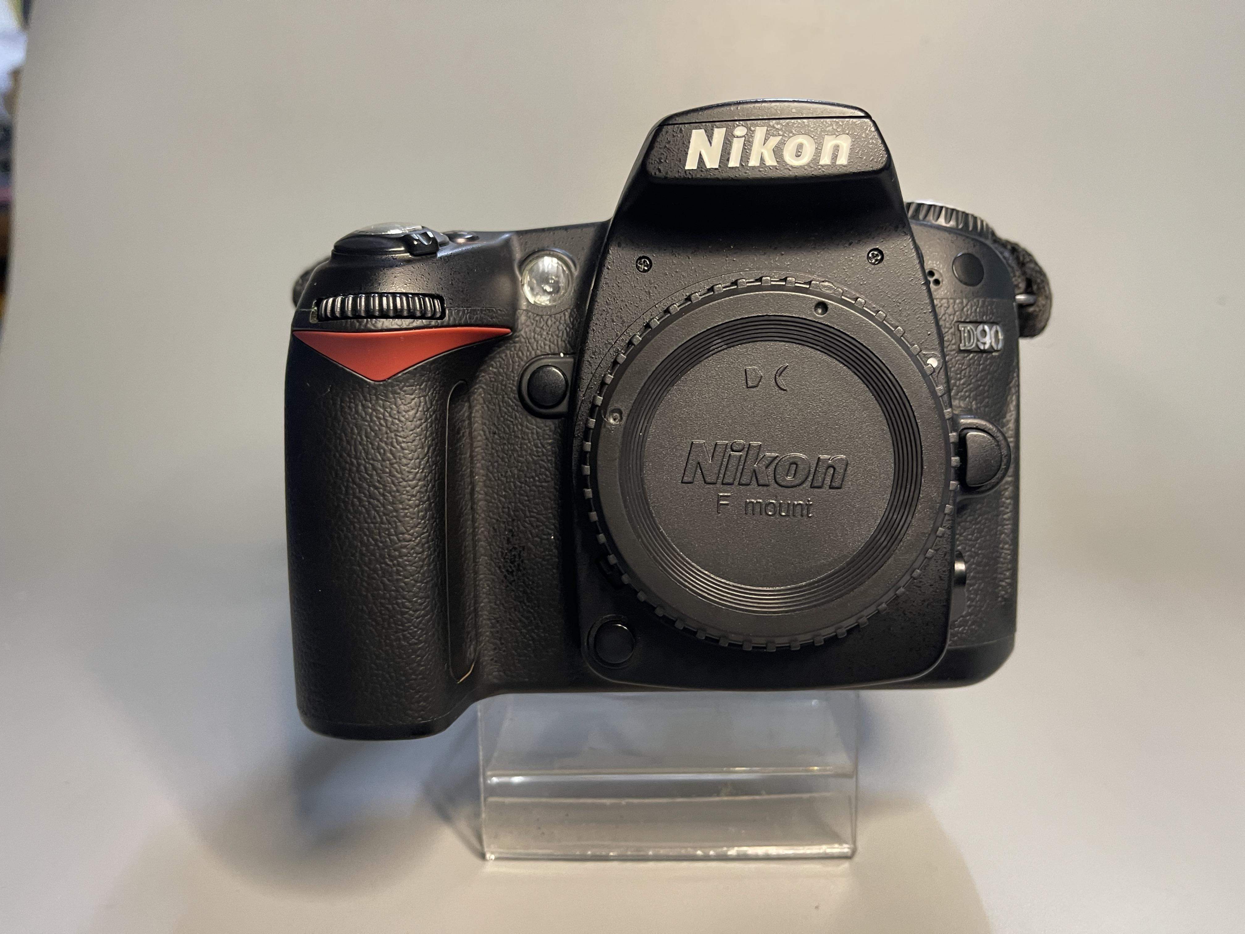 ขายกล้องNikon D90 (body)DSLRยอดนิยมในอดีต สวยคัดพิเศษ แถมGripใช้น้อยขัตเตอร์ 17873