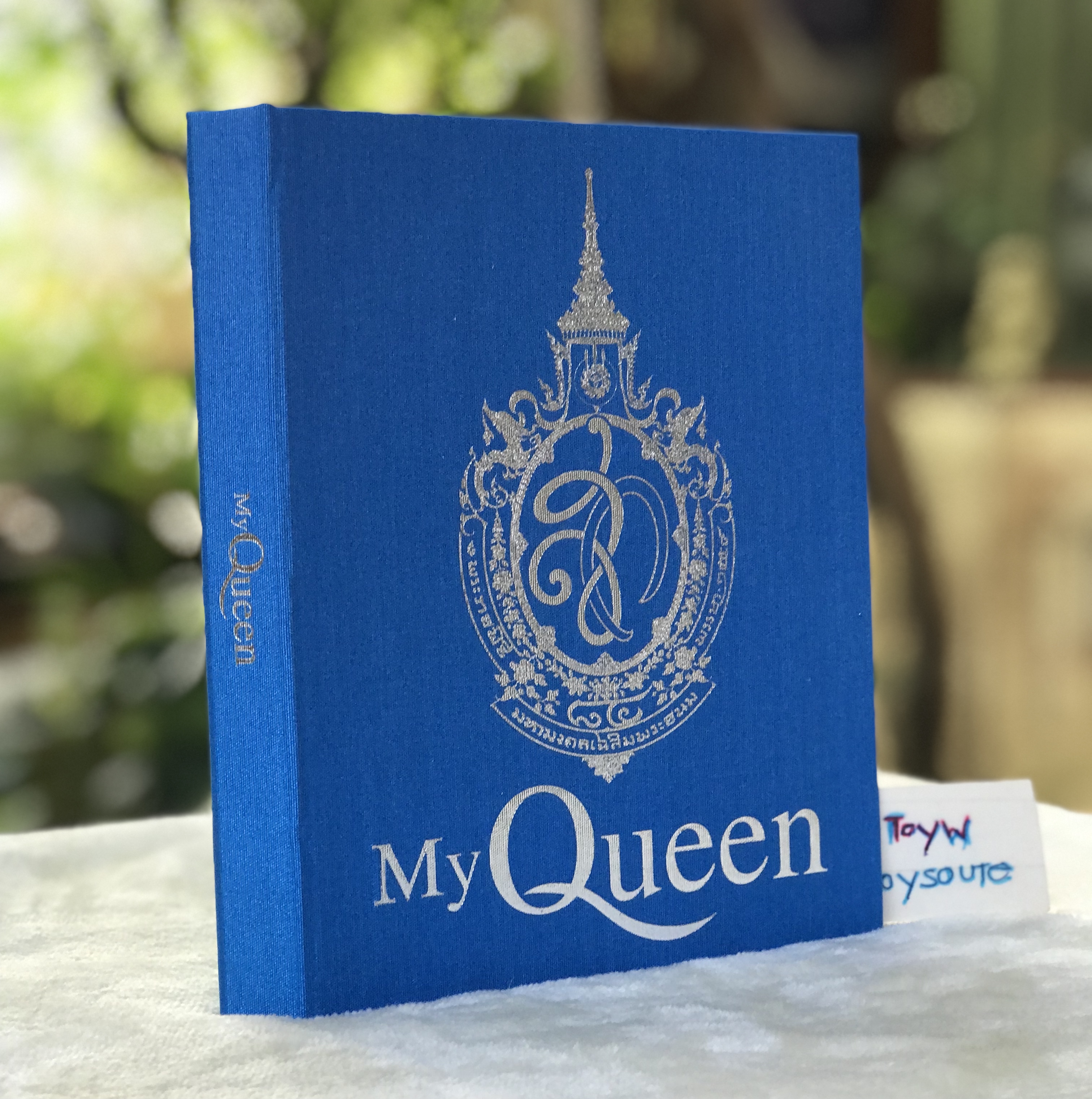84 พรรษา พระราชินีในรัชกาลที่ 9 My Queen พระราชินีของเรา บลูเรย์ชุดพิเศษพร้อมดีวีดี,ซีดี บรรจุในกล่องผ้าไหมสีฟ้า