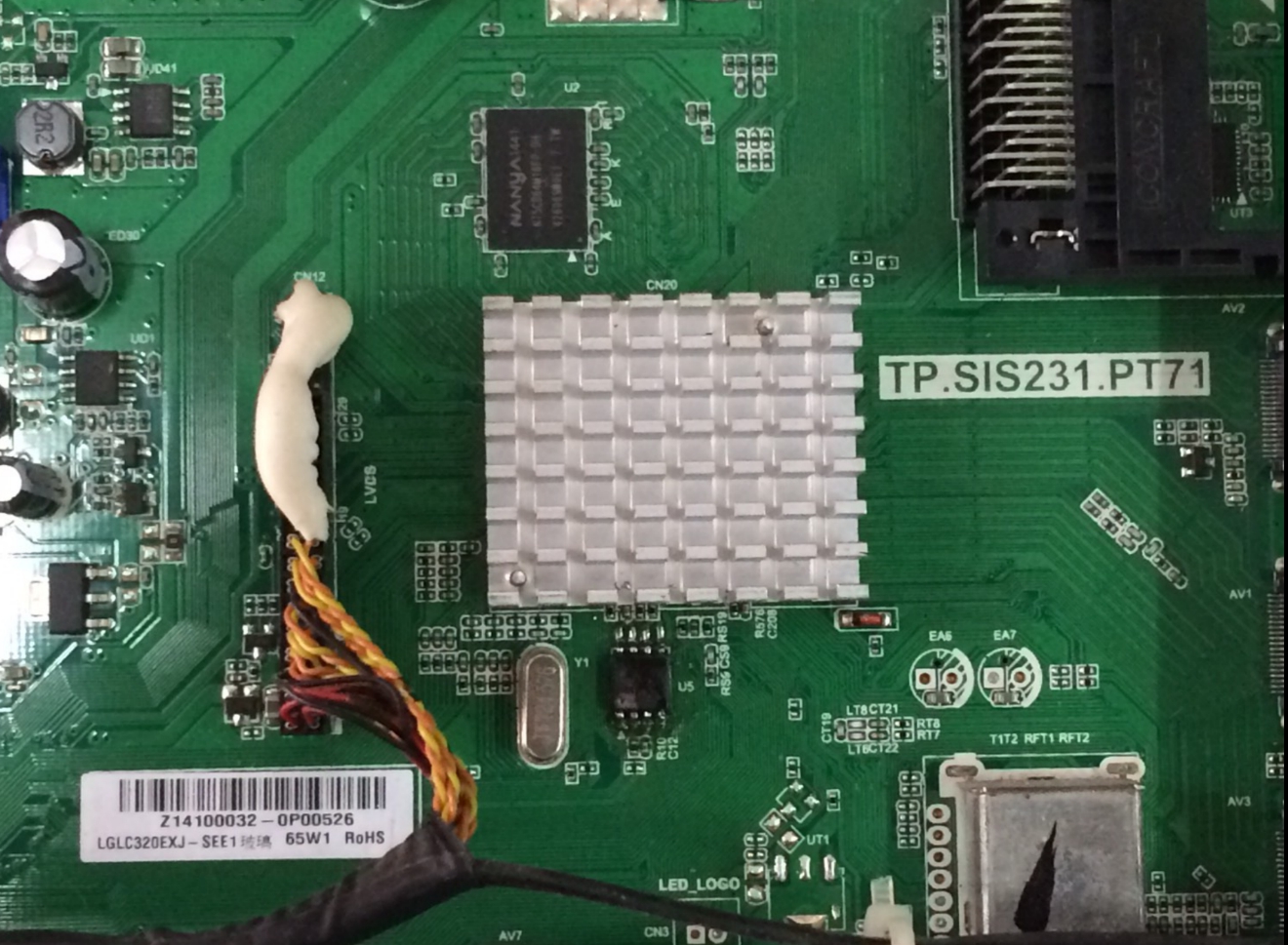 IC MEM Haier : LE32B7000T พาร์ทบอร์ด TP.SIS231.PT71