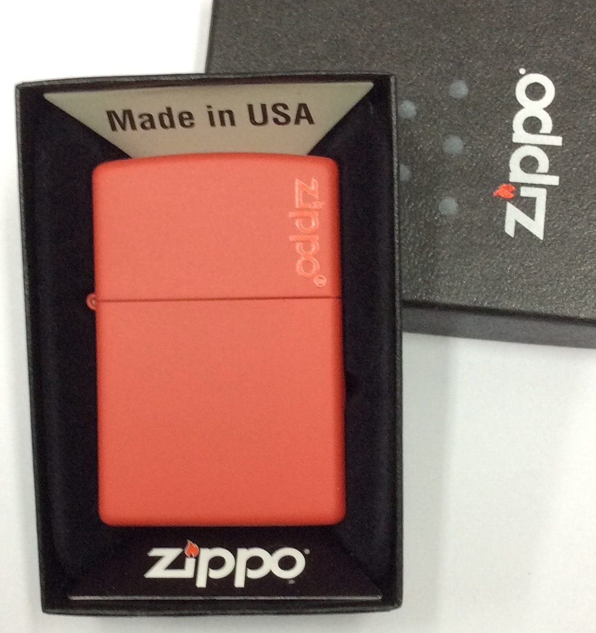 zippo ไฟแช็ค Zippo 233ZL Red Matte red