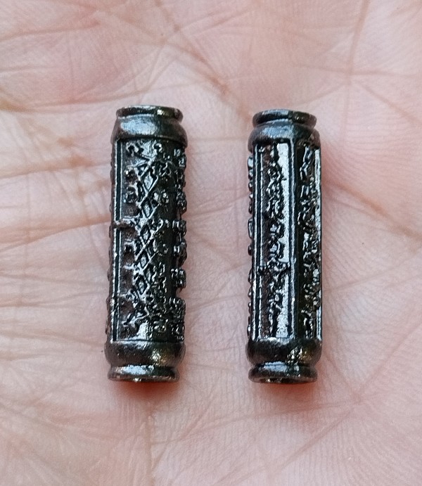 2ชิ้น ตะกรุดยันต์เกราะเพชร ตะกรุดยันต์5แถว ขนาด 0.6x2.5cm