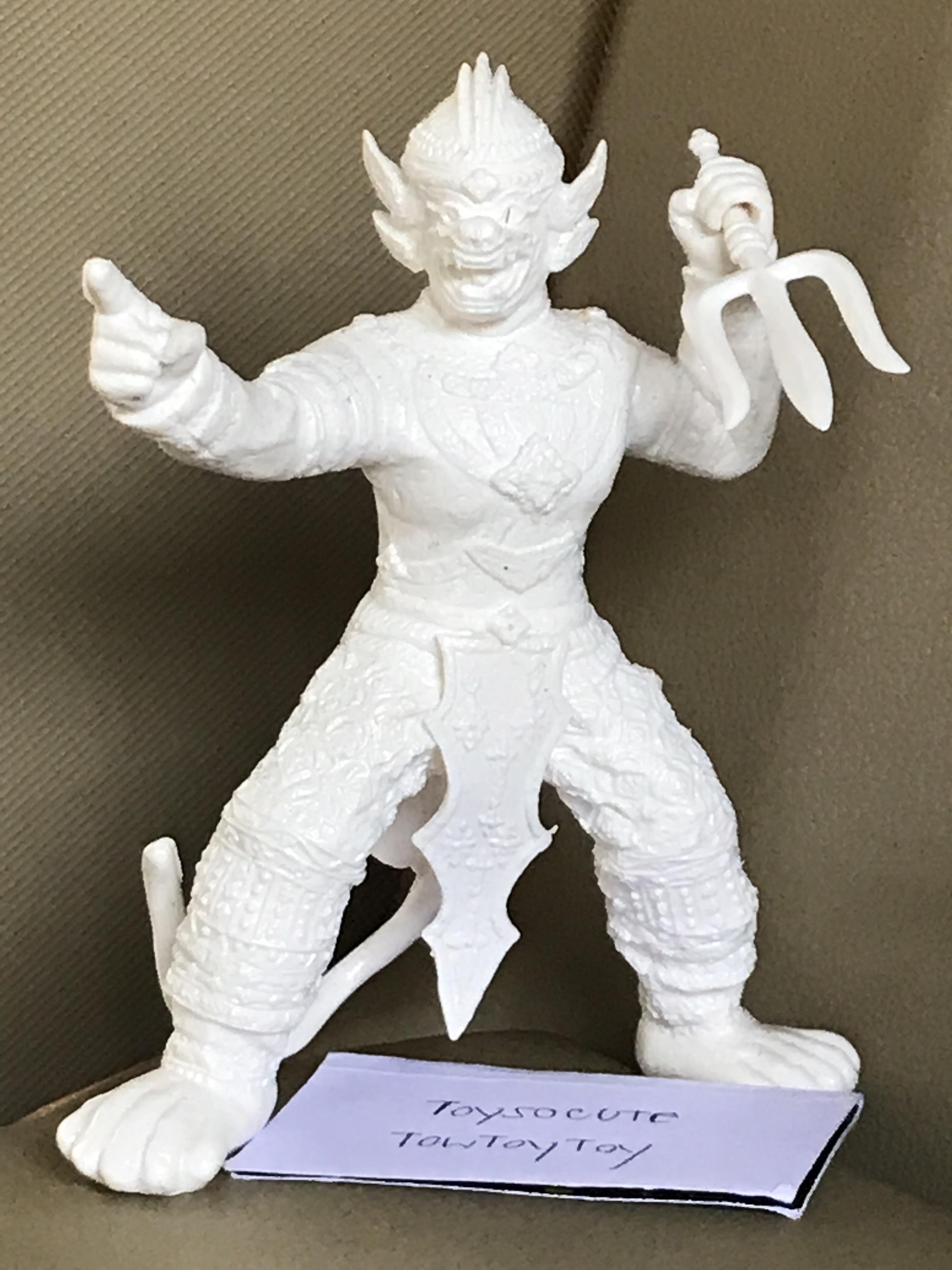 โมเดลหนุมาน วัสดุยางตัน ตุ๊กตายางตัน กว้าง 4 นิ้ว สูง 4.5 นิ้ว