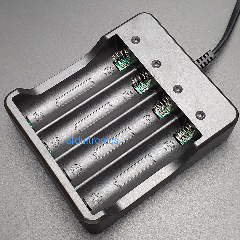 เครื่องชาร์จถ่าน 18650 3.7V 4 ก้อน