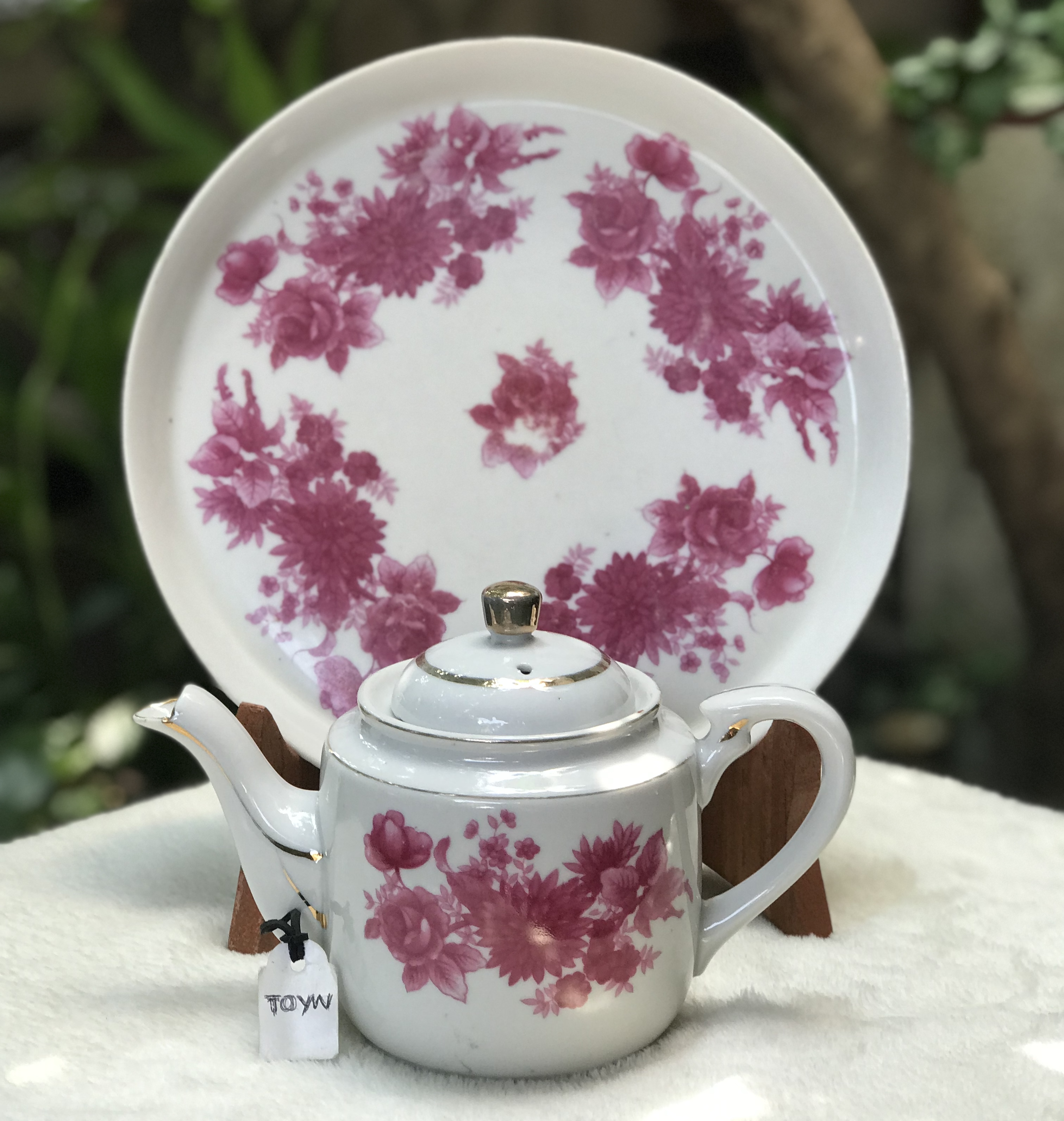 Tea Pot Set ชุดกาน้ำชาพร้อมถาดรอง ลายดอกแดง ดอกสวยสีสด น้ำทองเข้ม