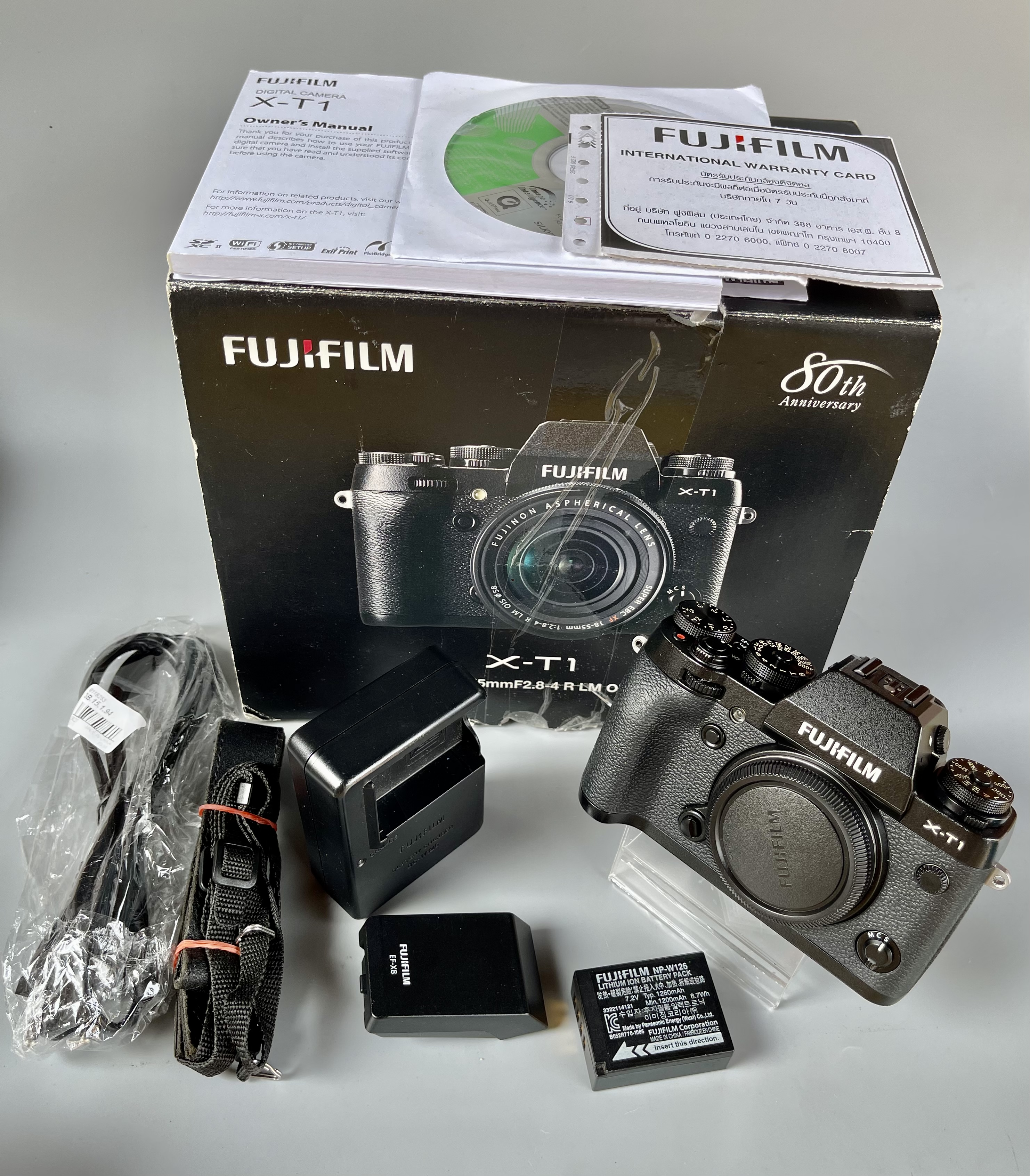 ขายกล้อง FujiXT1(body)สภาพสวย อกปศ+ Flashแท้คู่ตัว