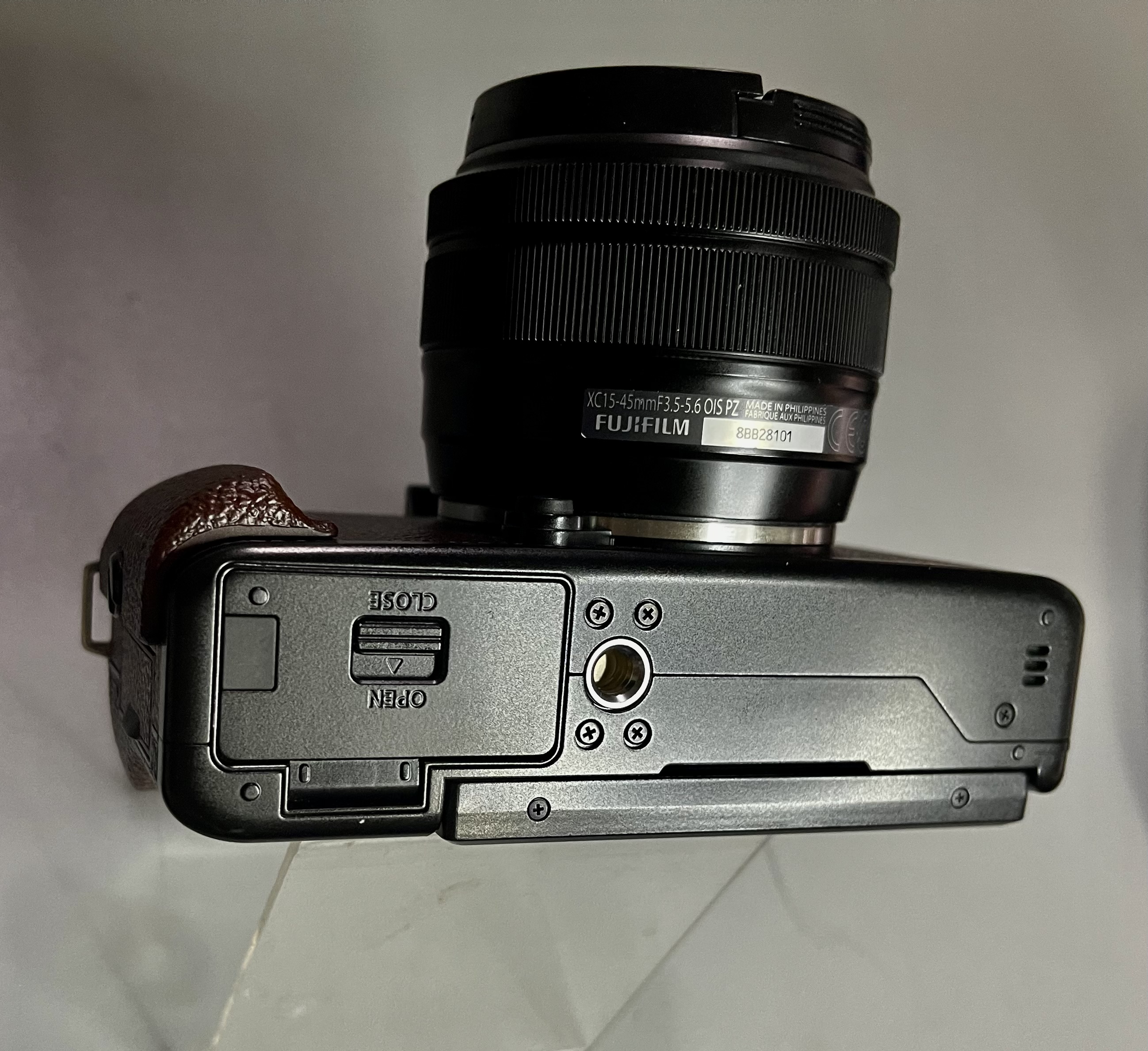 Fujifilm X-T100 Kit พร้อมเลนส์ 15-45mm น้ำตาลดำลิมิเตท เป็นสีพิเศษเฉพาะที่ Big camera ประกันศูนย์ สวยมาก