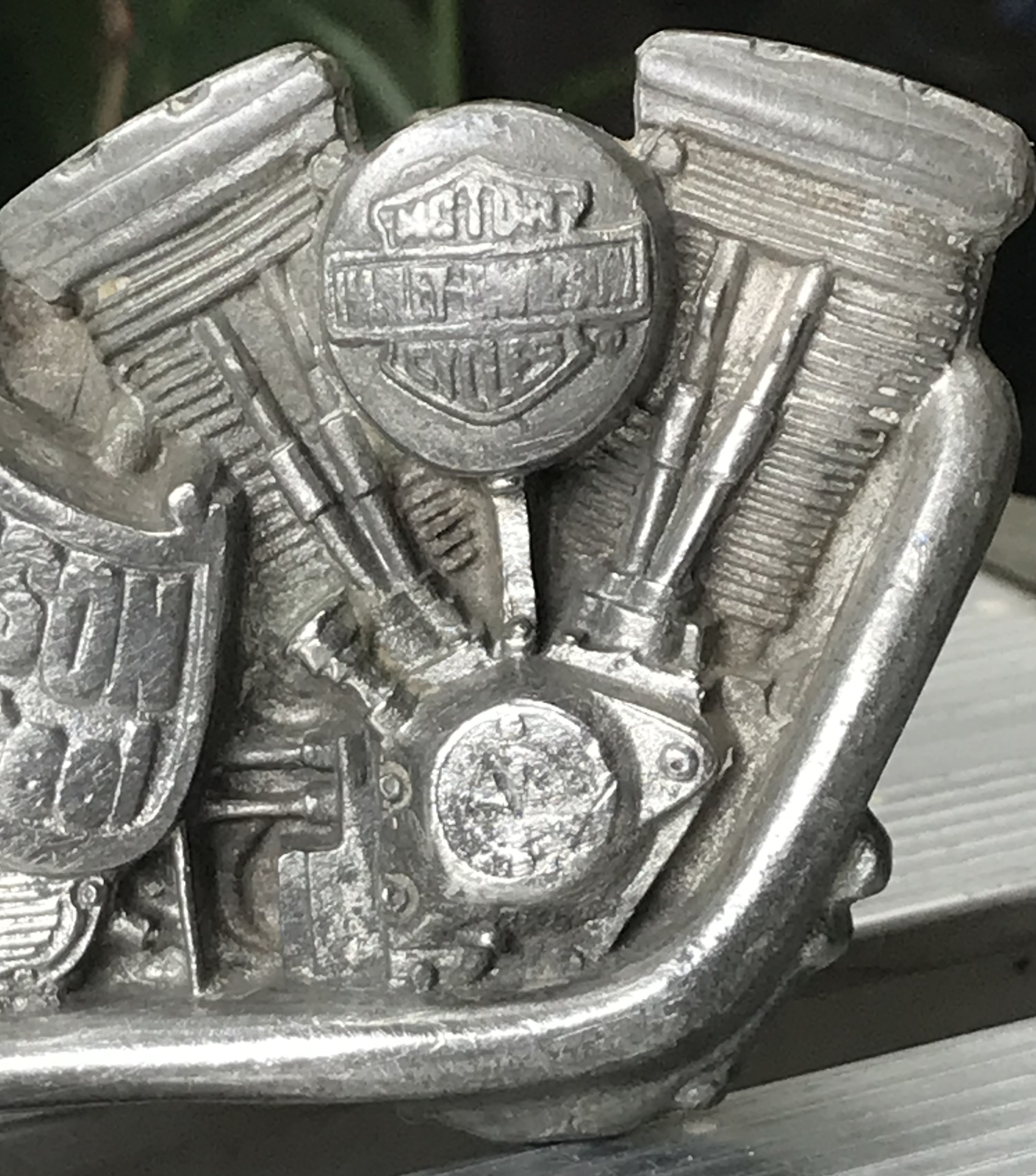 มือสอง หัวเข็มขัดแท้ Harley Davidson Thundering Steel Buckle H412 วัสดุเป็นดีบุก ผลิตปี 1991 รหัส H412 โดยบริษัท BARON USA