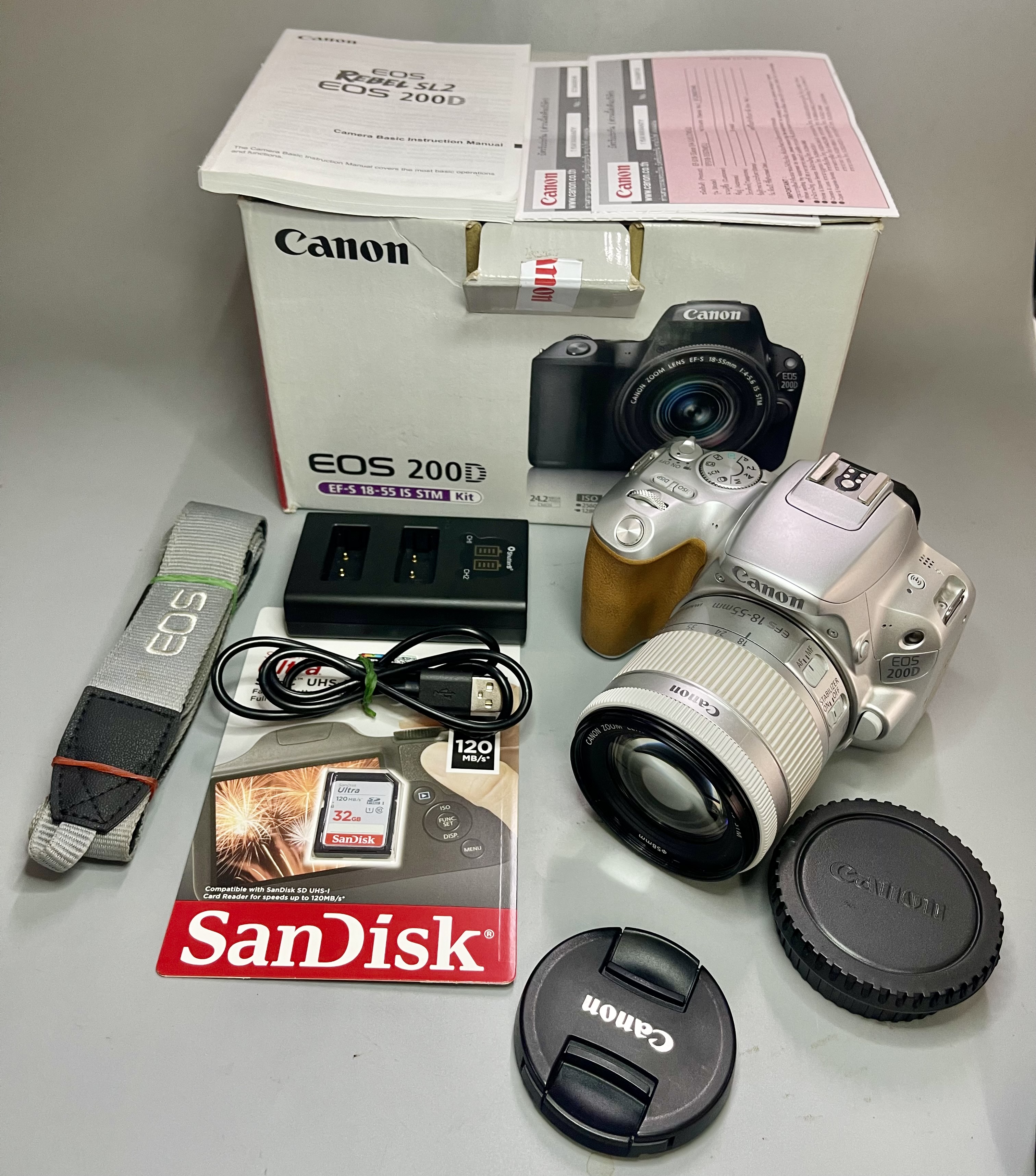 Canon 200D พร้อมเลนส์ 18-55 STM มี WiFi อดีตศูนย์สภาพสวย Shutter 10754