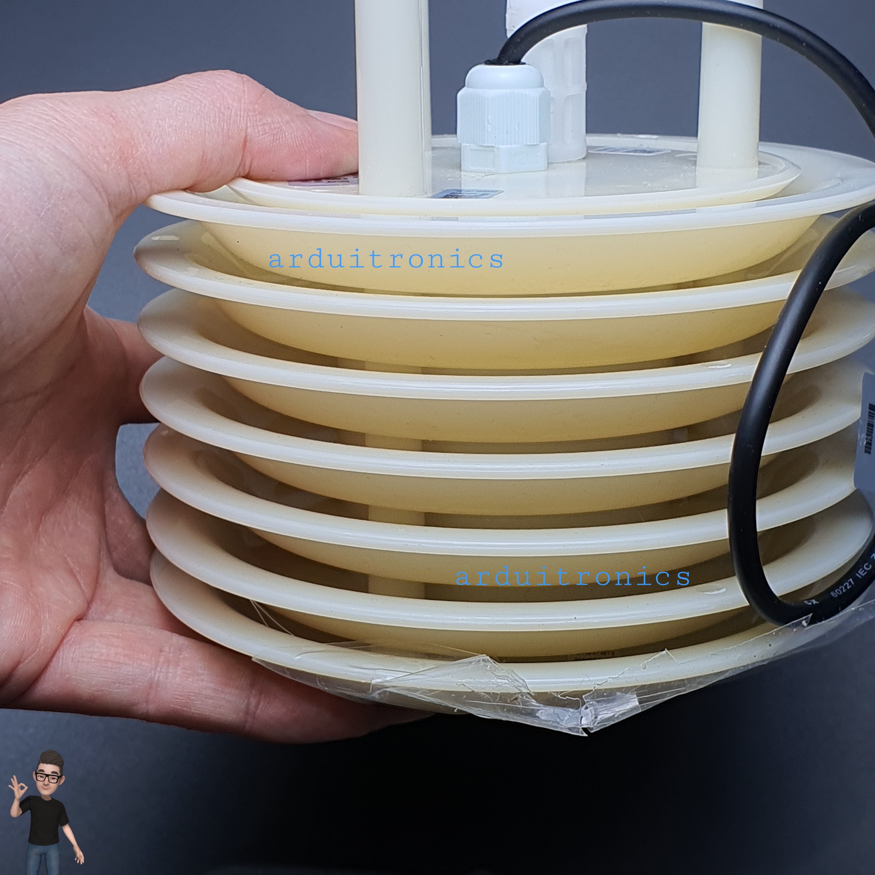 Weather Station Shutter with Temperature and Humidity Sensor (โครงแบบเกร็ดระบายลม 7 แผ่น)