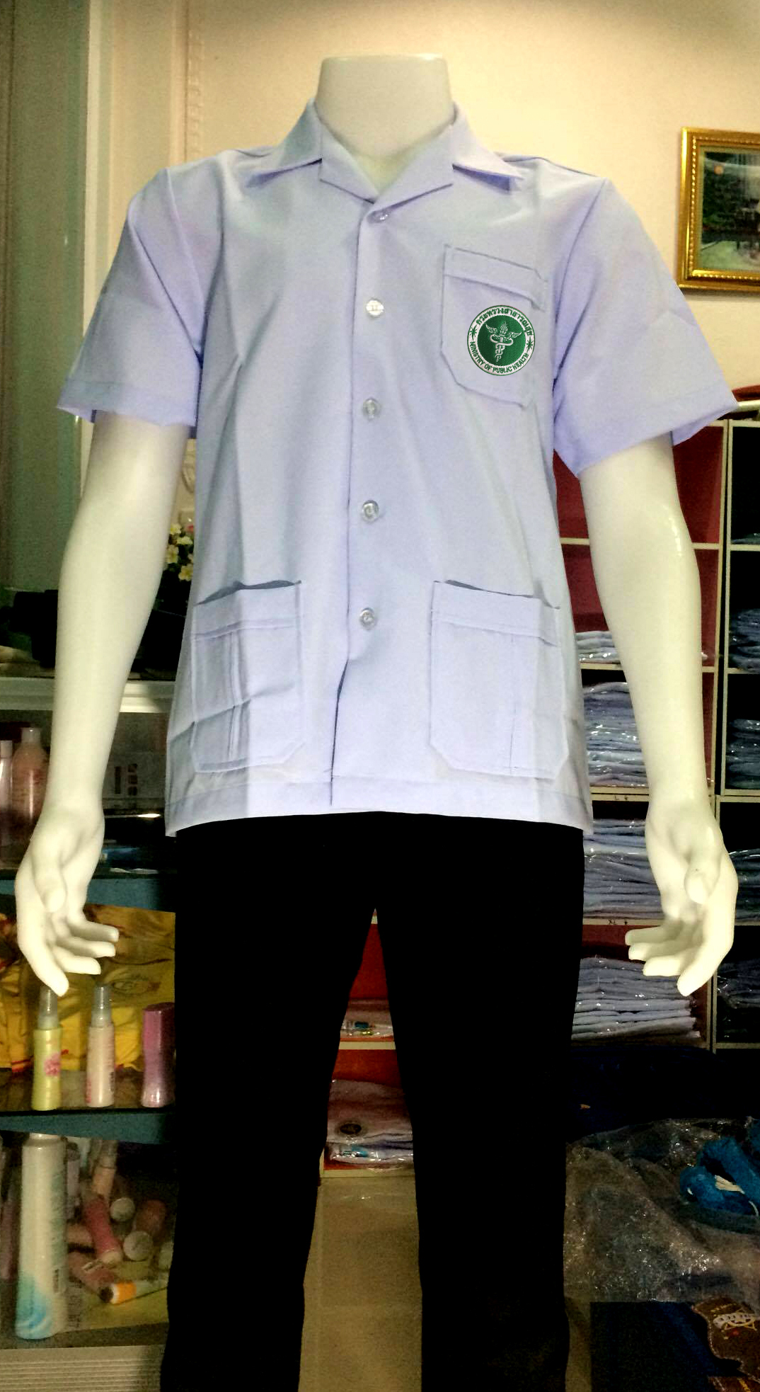 เสื้อกาวน์ขาวสีขาวโอโม่/ คอฮาวาย ผ้าสเป็นเด็กซ์ ปักกระทรวงสาธารณสุข ผู้ชาย