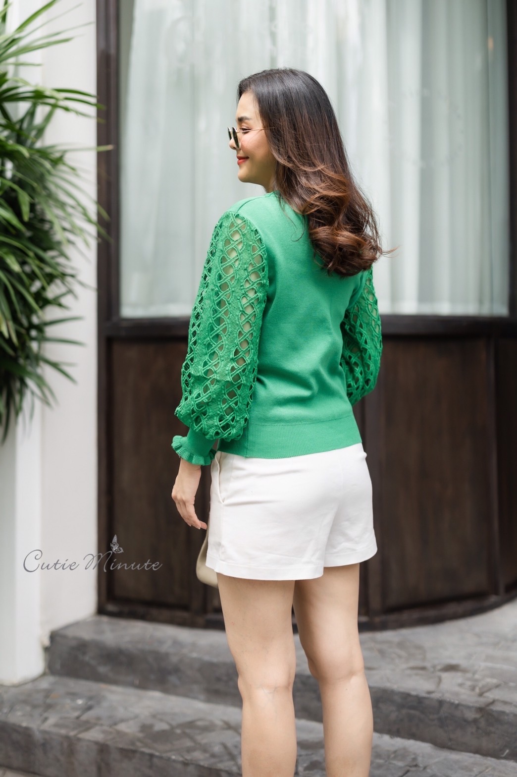 P8836 🍀🔮💚เสื้อไหมพรม+เข็มกลัดเกรดพรีเมียม เนื้อนุ่ม ยืดหยุ่นใส่สบาย แขนแต่งด้วยผ้าลูกไม้อย่างดี เหมาะกับสาวอกจริง 32-38" มี 4 สีชมพู เขียวไมโล เขียวตุ่น