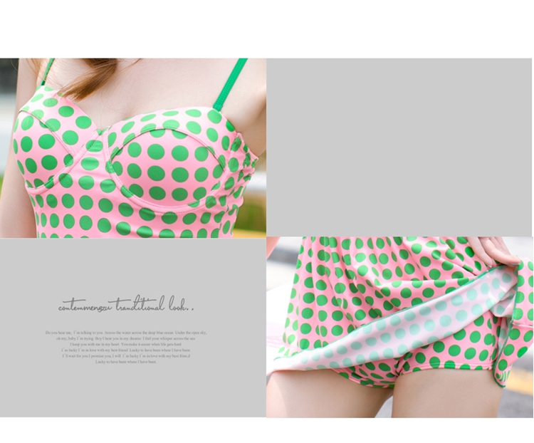 **พรีออเดอร์**ชุดว่ายน้ำบิกินี่วันพีชสีส้มลายจุดสีเขียว กระโปรงบานออกช่วงเอว ซ่อนกางเกงไว้ด้านใน ไม่โป๊ค่ะ สวยน่ารักเหมือนแบบค่ะ