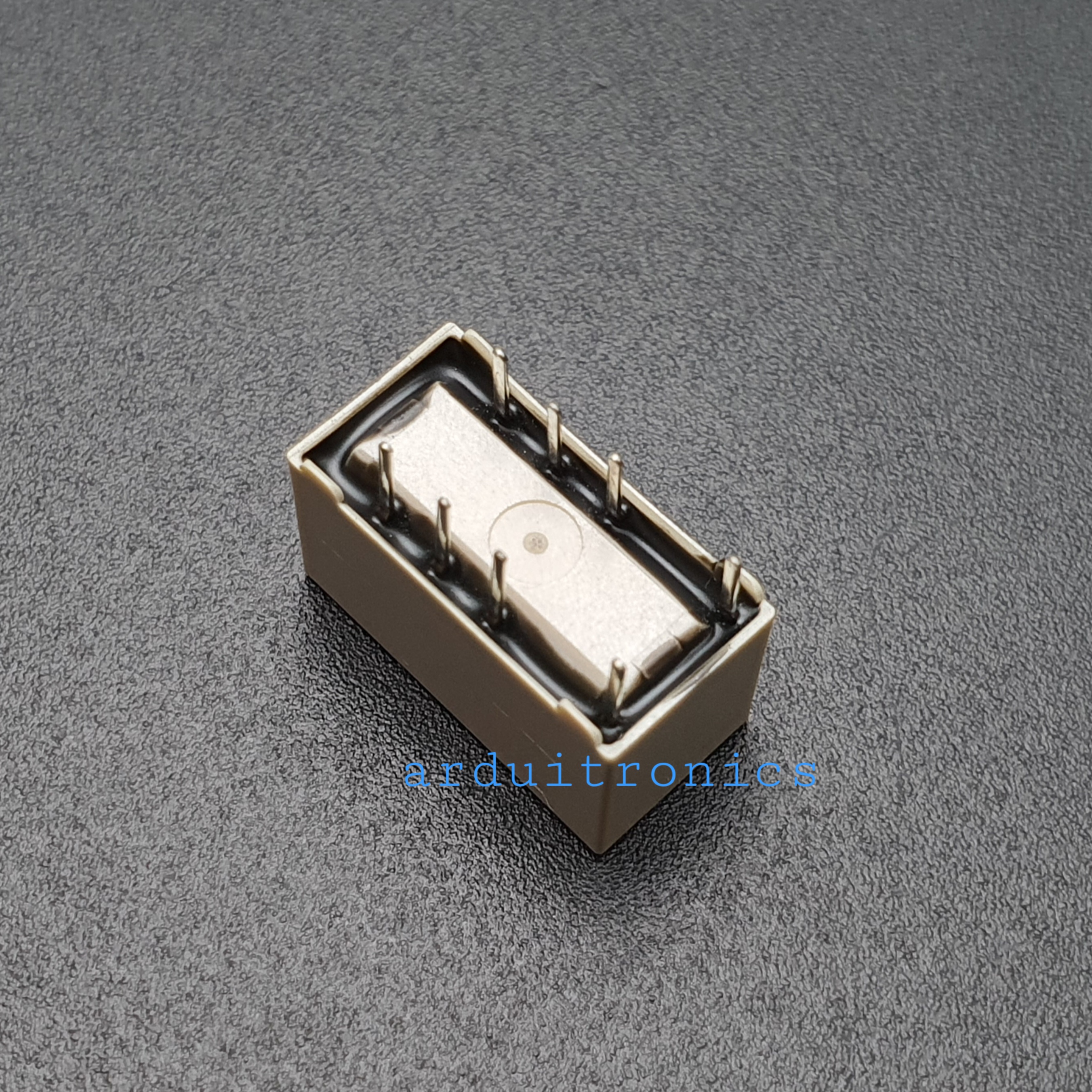 หัวรีเลย์ Relay Omron G6S-2 24VDC