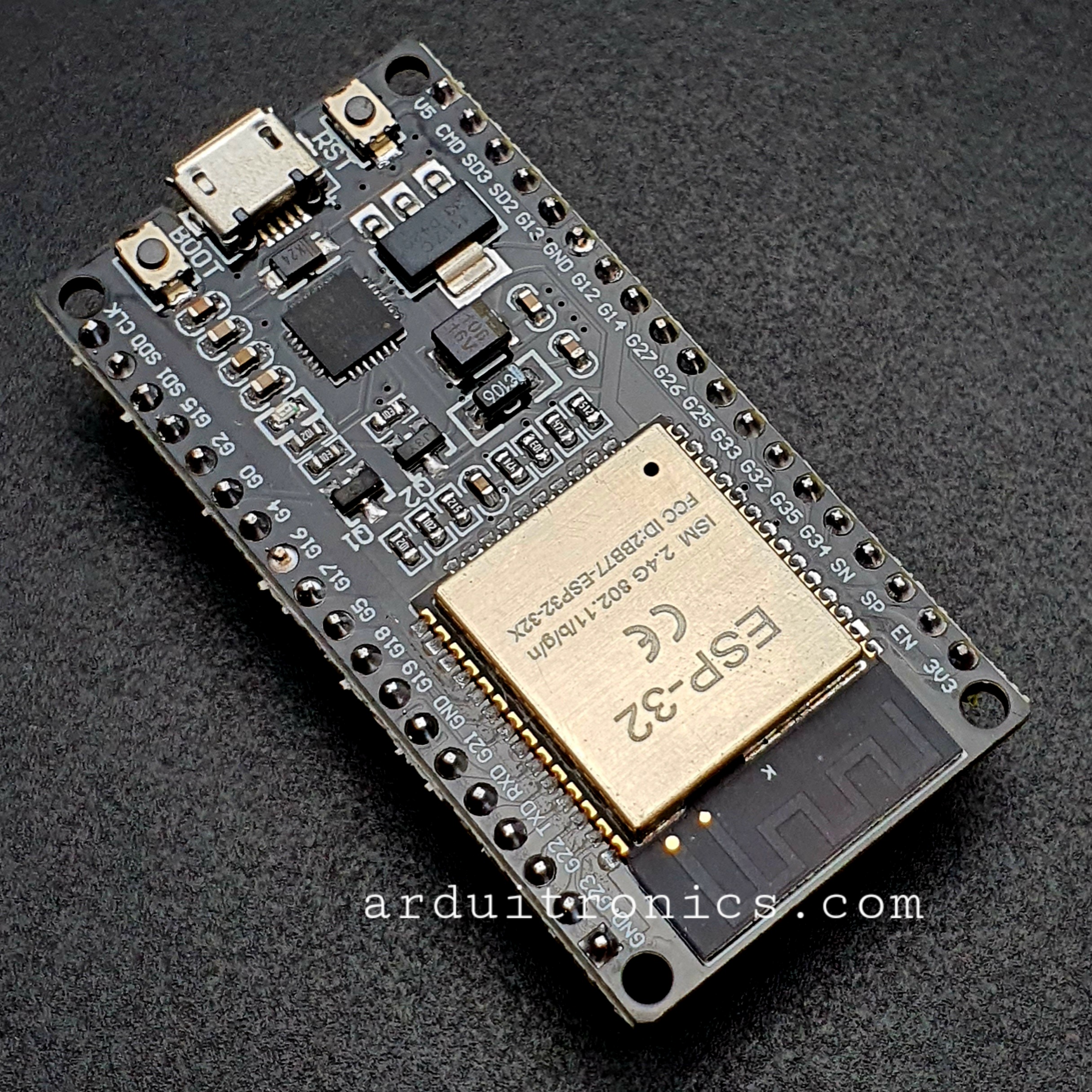 บอร์ด ESP32 NodeMCU ESP32 DEVKIT Wi-Fi and Bluetooth (CP2102) 38 pin