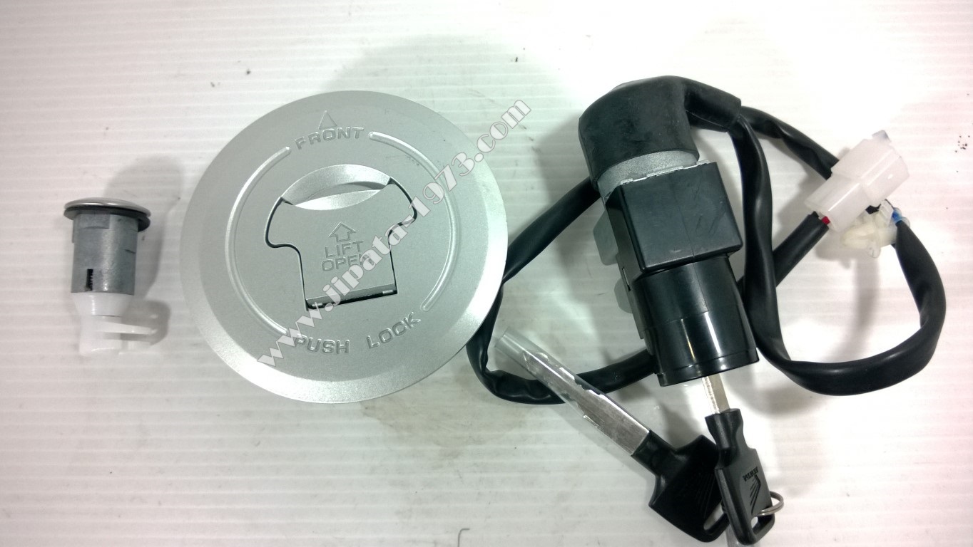 ชุดสวิทช์กุญแจ Honda CBR 150 ชุดใหญ่(มีฝาถังน้ำมัน) แท้