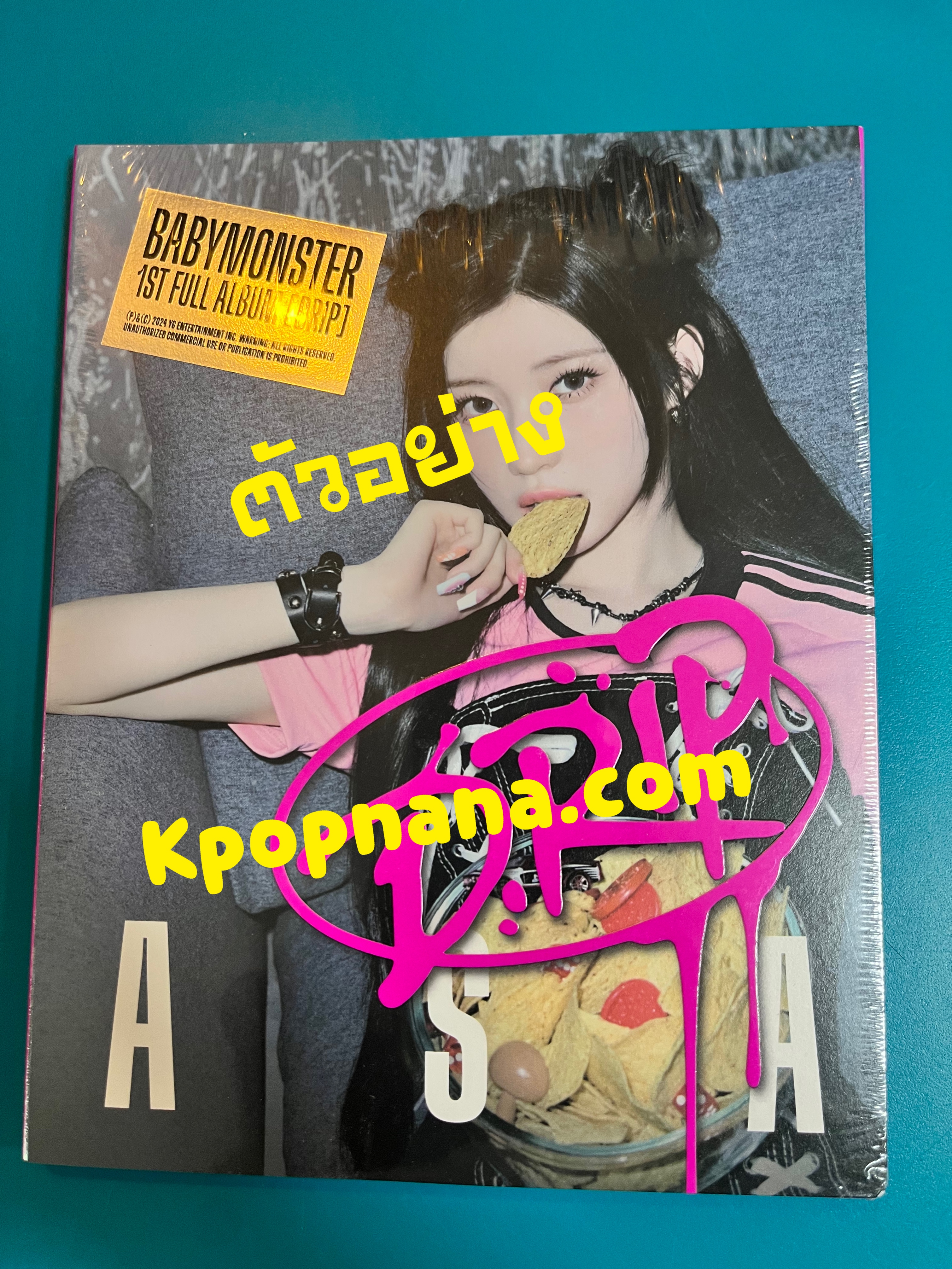 BABYMONSTER - 1st FULL Album [DRIP] แบบ YG TAG ALBUM Ver. หน้าปก - Asa แบบได้ของแถมเพิ่ม จาก yg - ส่งครืองบิน