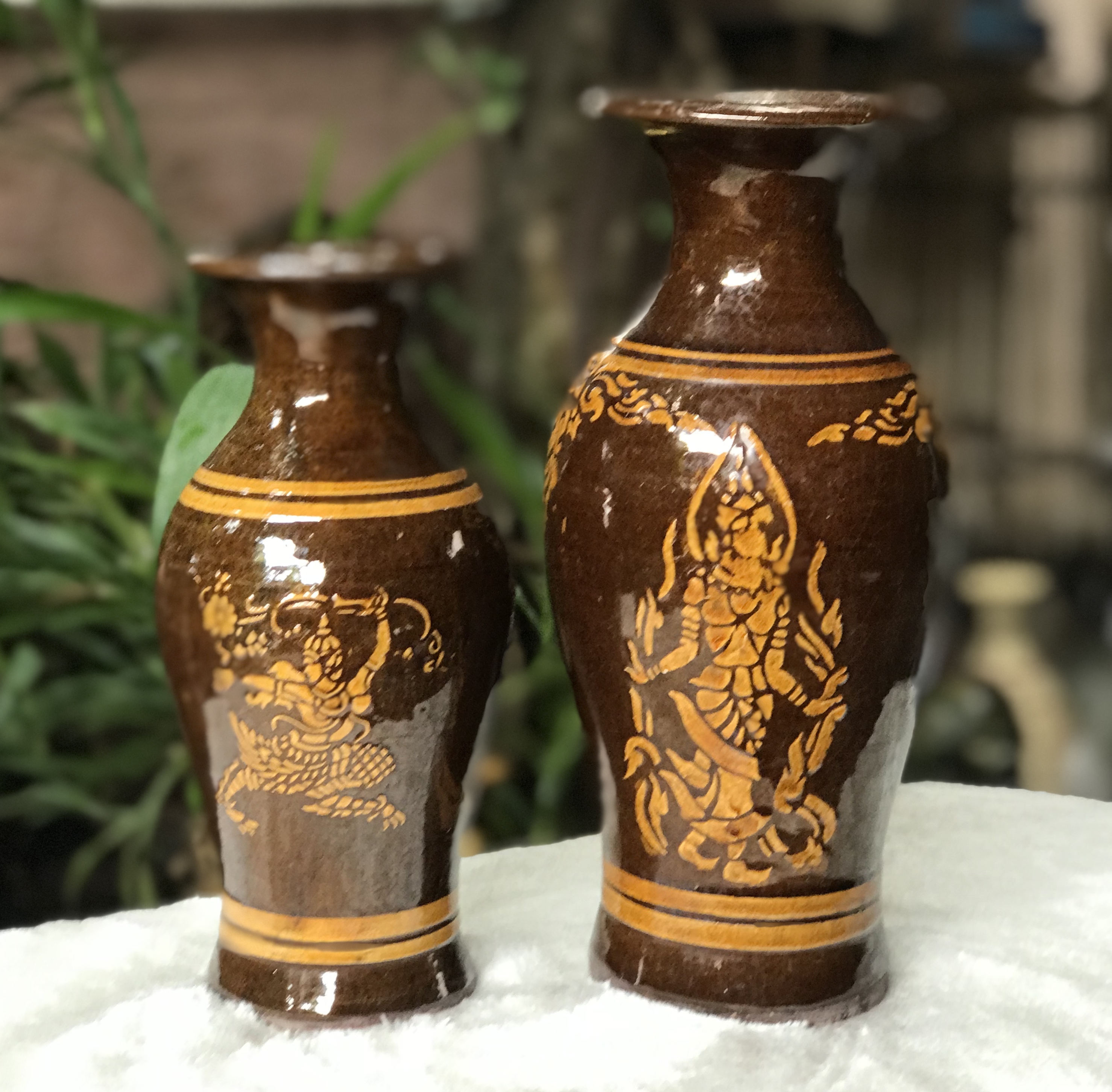 ￼Pair of Antique Pottery Vase แจกันเครื่องปั้นดินเผาโบราณ น้ำเคลือบสีน้ำตาล ใส่ดอกไม้ ตั้งโชว์ ตกแต่งบ้าน