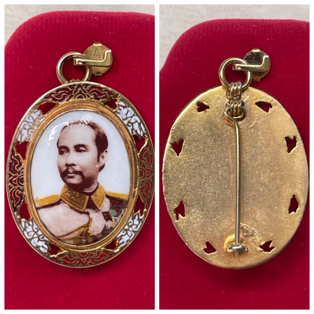 2 In 1 จี้ห้อยคอ ล็อกเก็ต Locket เข็มกลัด รัชกาลที่ 5 เสด็จพ่อ ร.5 กระเบื้องเคลือบ/กะไหล่ทองลงยา สวมใส่ขึ้นคอสิริมงคล