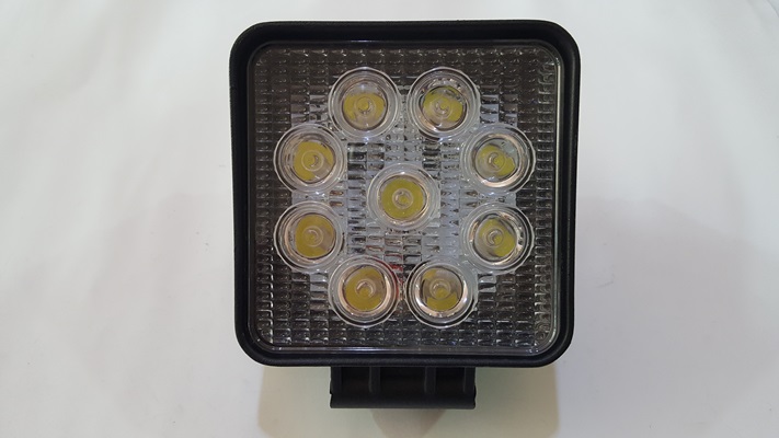 รุ่นบาง 3 cm. ไฟสปอตไลท์ แอลอีดี LED SPOT LIGHT เหลี่ยม 27W 12V/24V ขนาด 4"นิ้ว (สินค้าสั่งผลิต ใช้หลอด LED คุณภาพสูง อย่างดี)