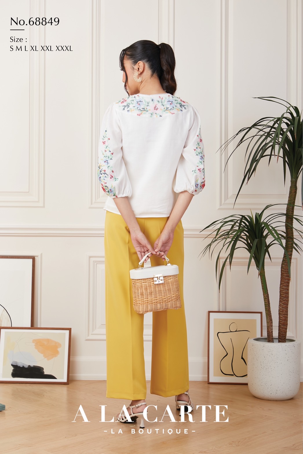 68849 💐A La Carte💐เสื้อลินินแขน 3 ส่วน เนื้อผ้าบางใส่สบาย ซับในผ้าคอตตอน งานปักลายครอสติส ตัดต่อช่วงบ่าด้านหน้า ทรงเสื้อตัดต่อคัทวี ดูเพรียว🦋 สีดำ 2XL