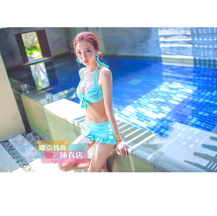 พรีออเดอร์บิกินี่ชุดว่ายน้ำทูพีช two pieces สีฟ้าสดใส เซ็กซี่ รับลมริมหาด สวยน่ารักเหมือนแบบค่ะ