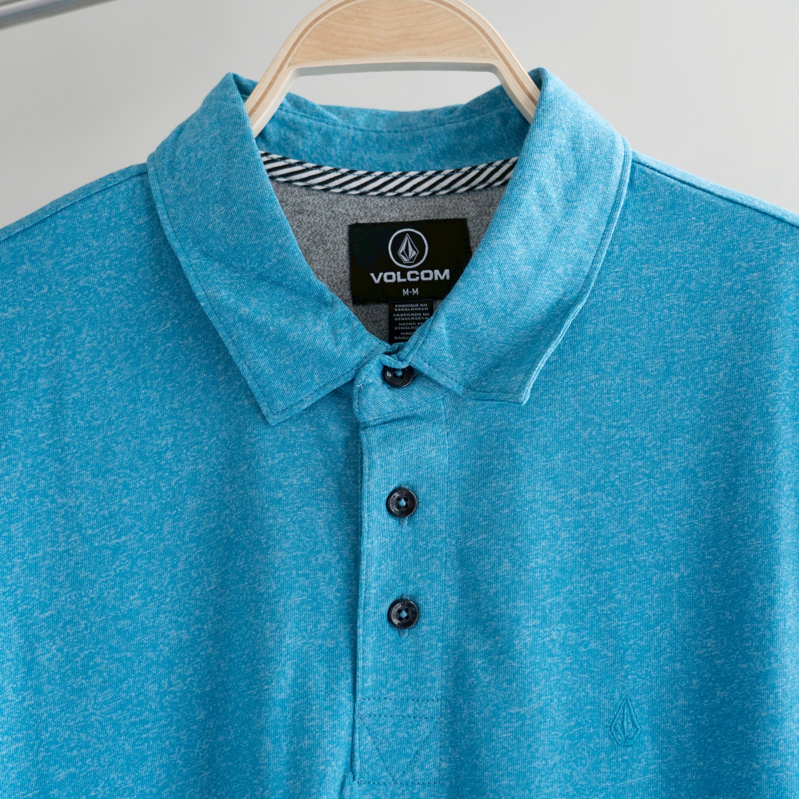 เสื้อโปโล Volcom Wowzer Polo (โปรสุดคุ้ม! ซื้อ 3 ตัวขึ้นไป เหลือตัวละ 490 บาท ทักไลน์ @pond-shop)
