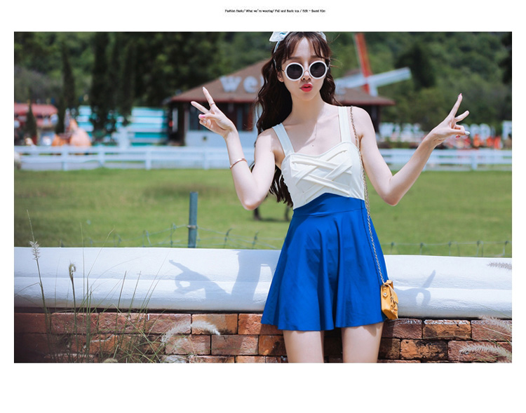 ***พรีออเดอร์***บิกินี่ชุดว่ายน้ำวันพีซ one-piece สีส้มตัดต่อกระโปรงสีดำ เล่นดีเทลแต่งลายสานกันช่วงอก กระโปรงกางเกงด้านใน สดใสน่ารักรับลมทะเล สวยเหมือนแบบค่ะ