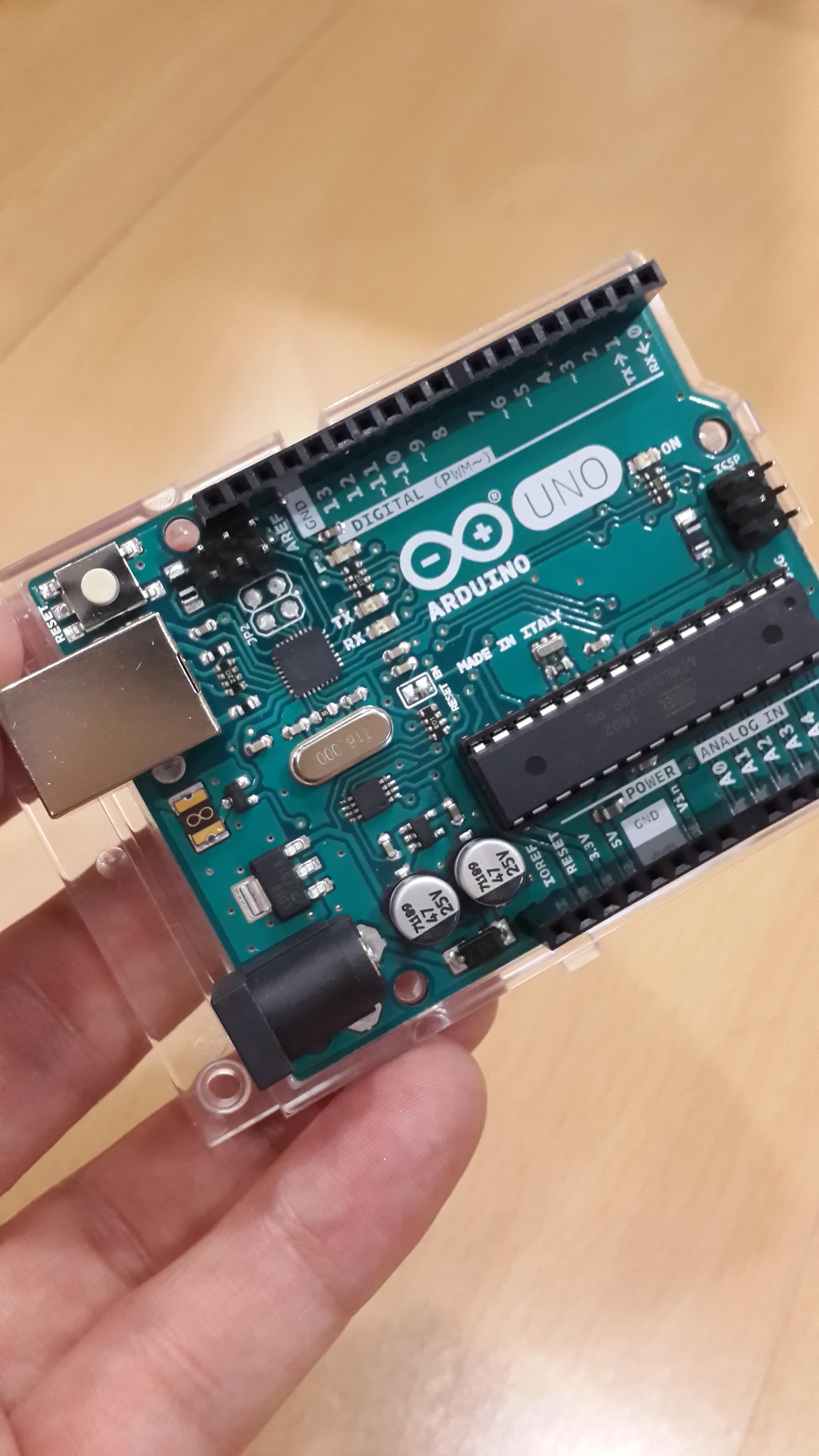 Arduino UNO R3 (Board from Italy) + Free USB Cable