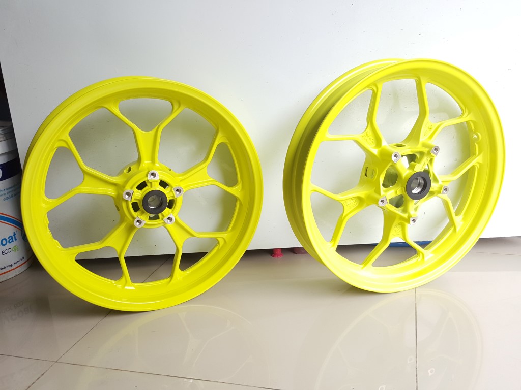 (Mslaz) ชุดวงล้อแม็ก หน้าหลัง Yamaha M-Slaz (สีเขียว) แท้ (ขายเป็นคู่)