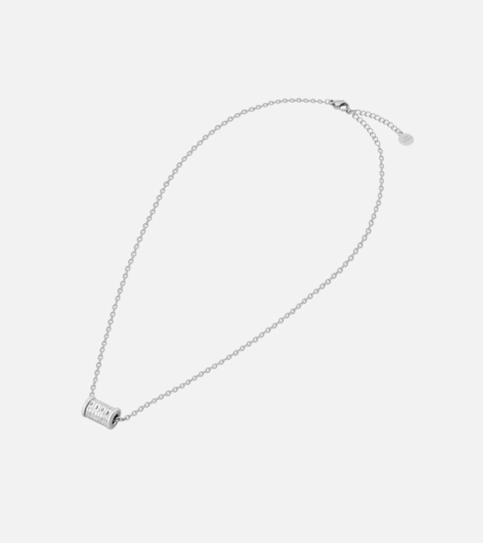 TAEYEON - Wheel Pendant Necklace