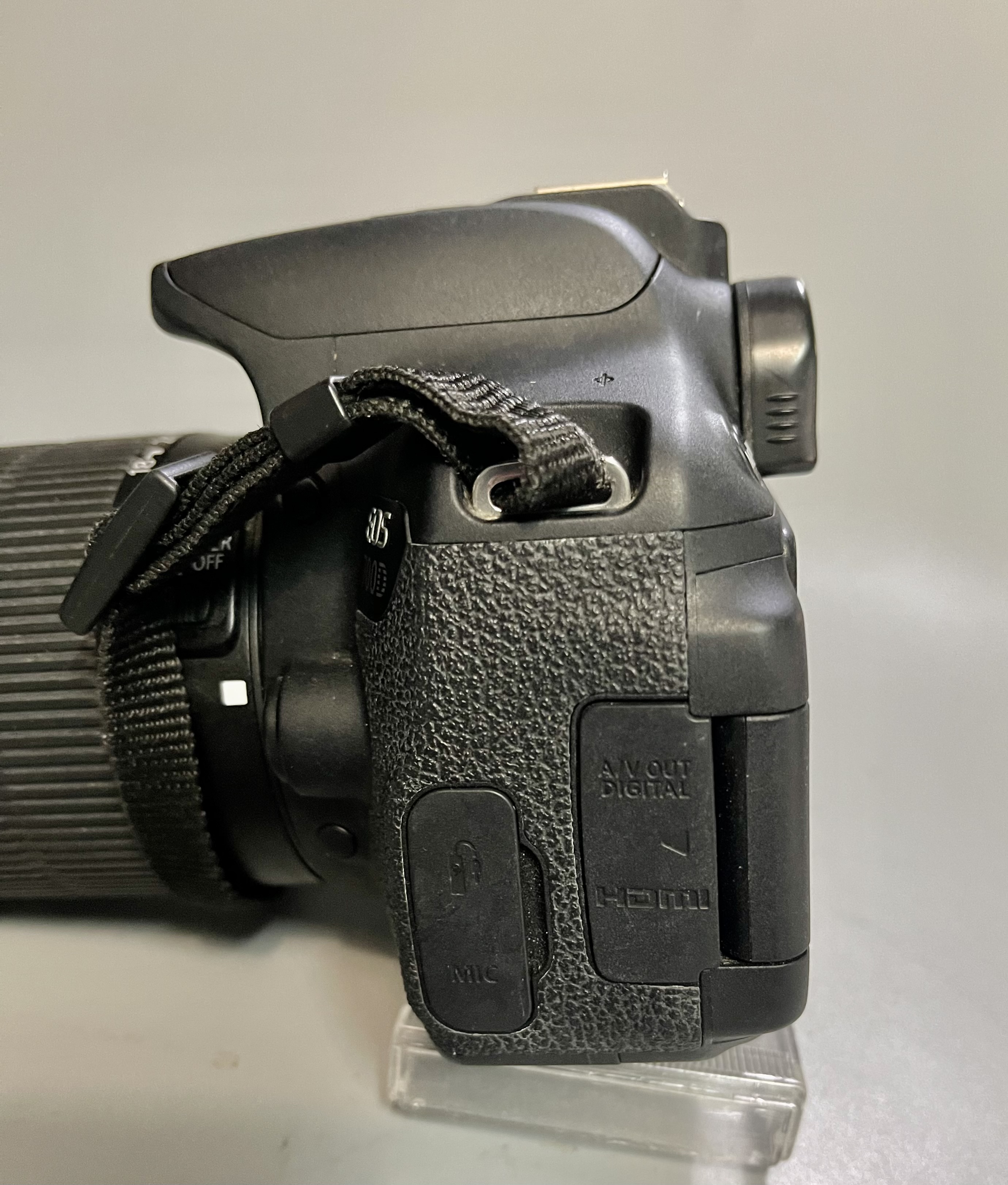 ขายกล้อง Canon 700D เลนส์คิต EF S 18 55 mm f 3.5 5.6 IS TSM อปกศ shutter 9546