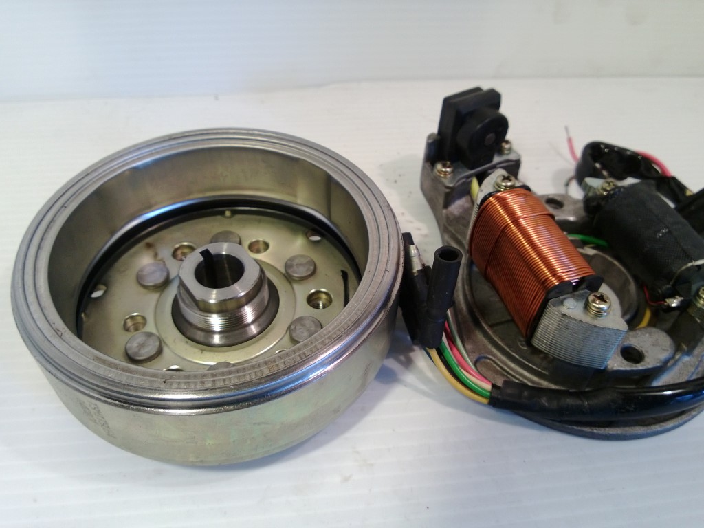 ชุดเจเนอร์เรเตอร์ Honda Wave 100 สตาร์ทมือ