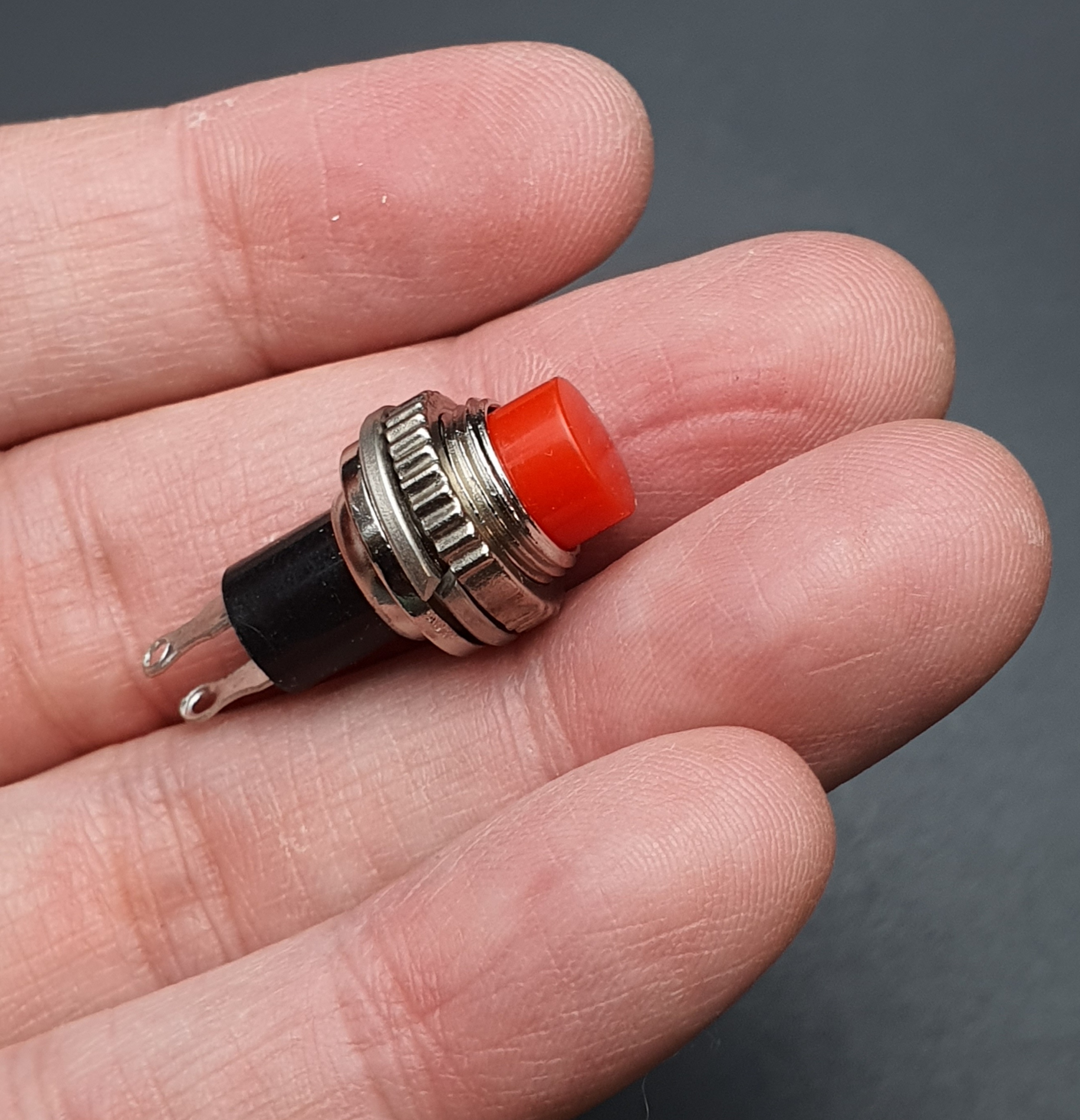 สวิตช์ กดติด/ปล่อยดับ DS-314 10mm (สีแดง) 1 ชิ้น