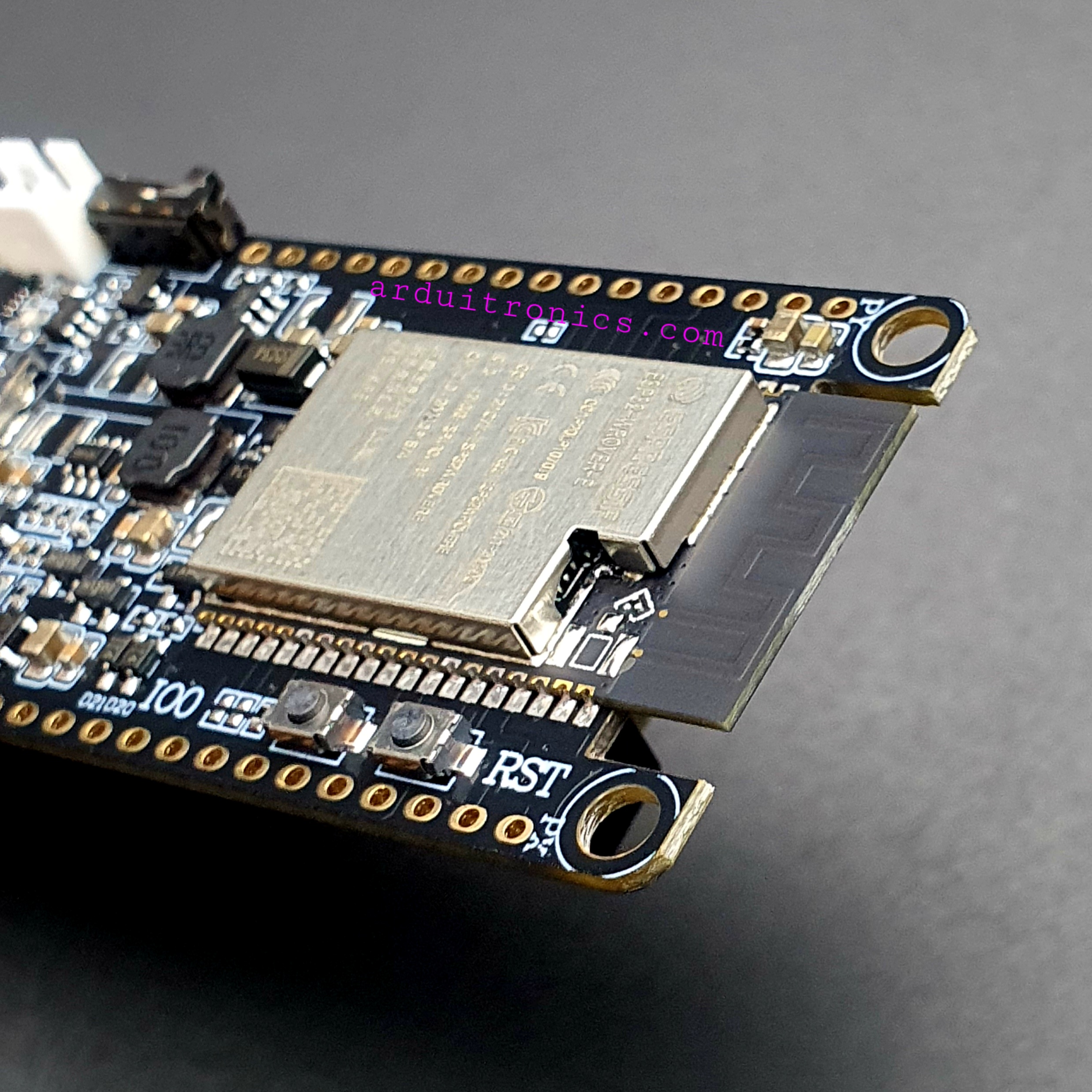 LILYGO T-A7608E-H (WiFi, BT, 3G/4G) with GPS พร้อมรางถ่าน 18650