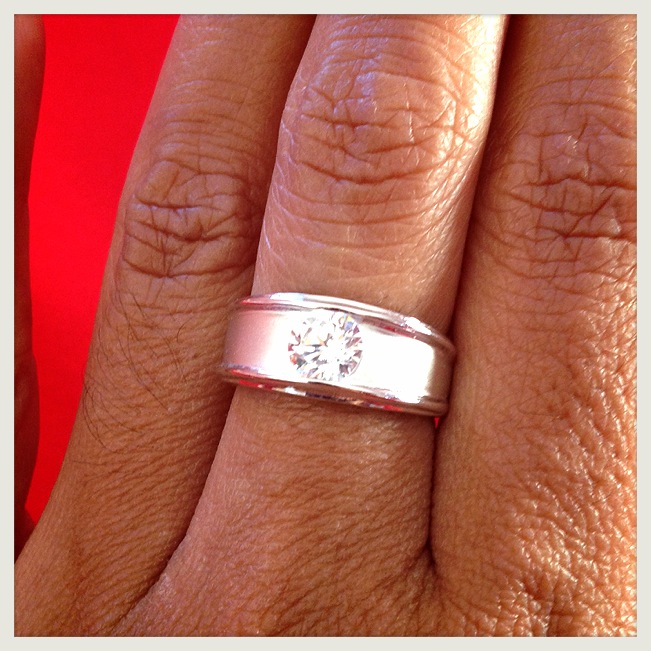 แหวนเพชรสวิส cz เม็ดกลาง 1 เม็ด ดีไซน์เก๋ 24 kgb size55