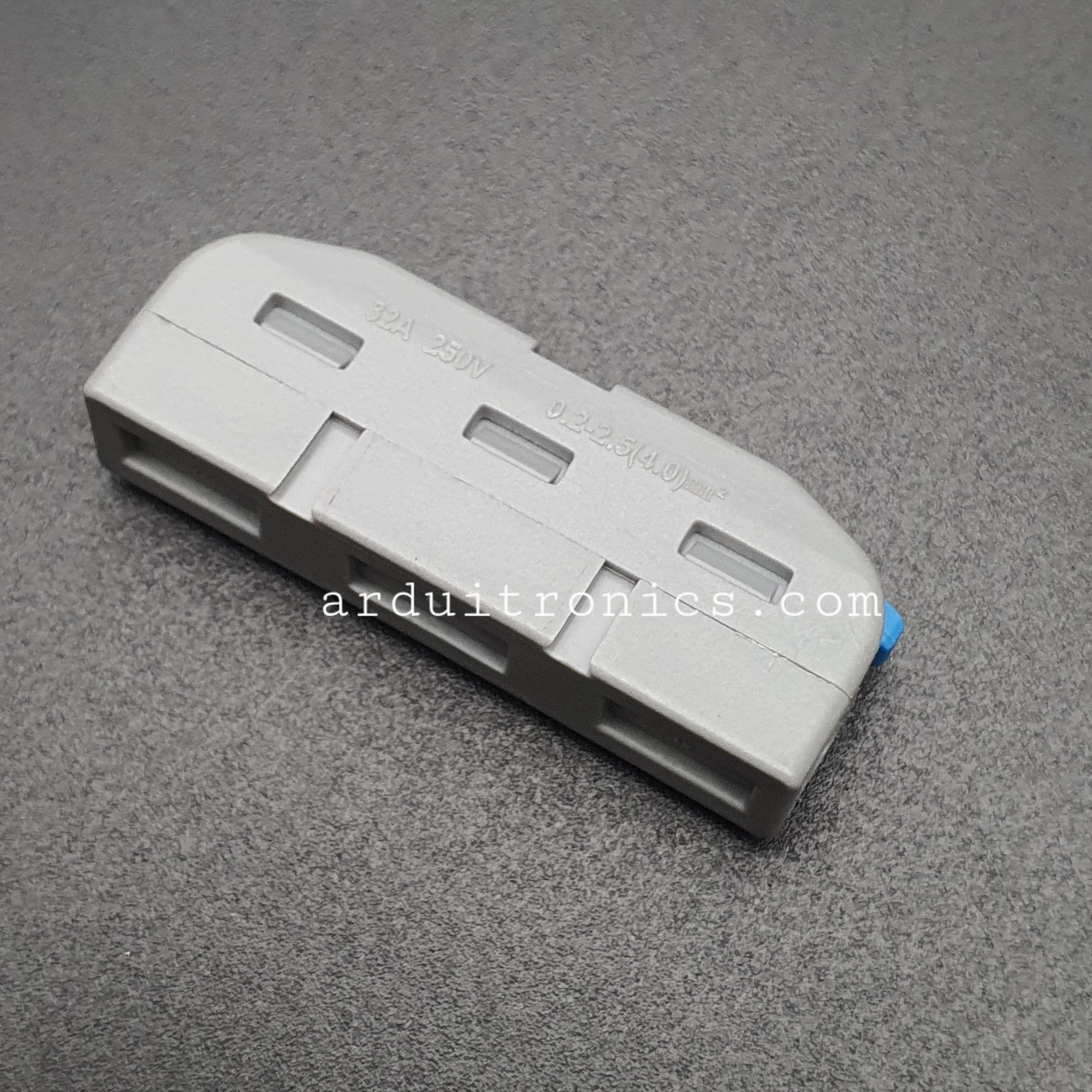 Terminal ต่อสายไฟแบบเร็ว 2 ช่อง (1 in - 1 out) Wire Connector Quick Terminal 0.2-4mm Square Splitter รุ่น DF-2-Y สีฟ้า
