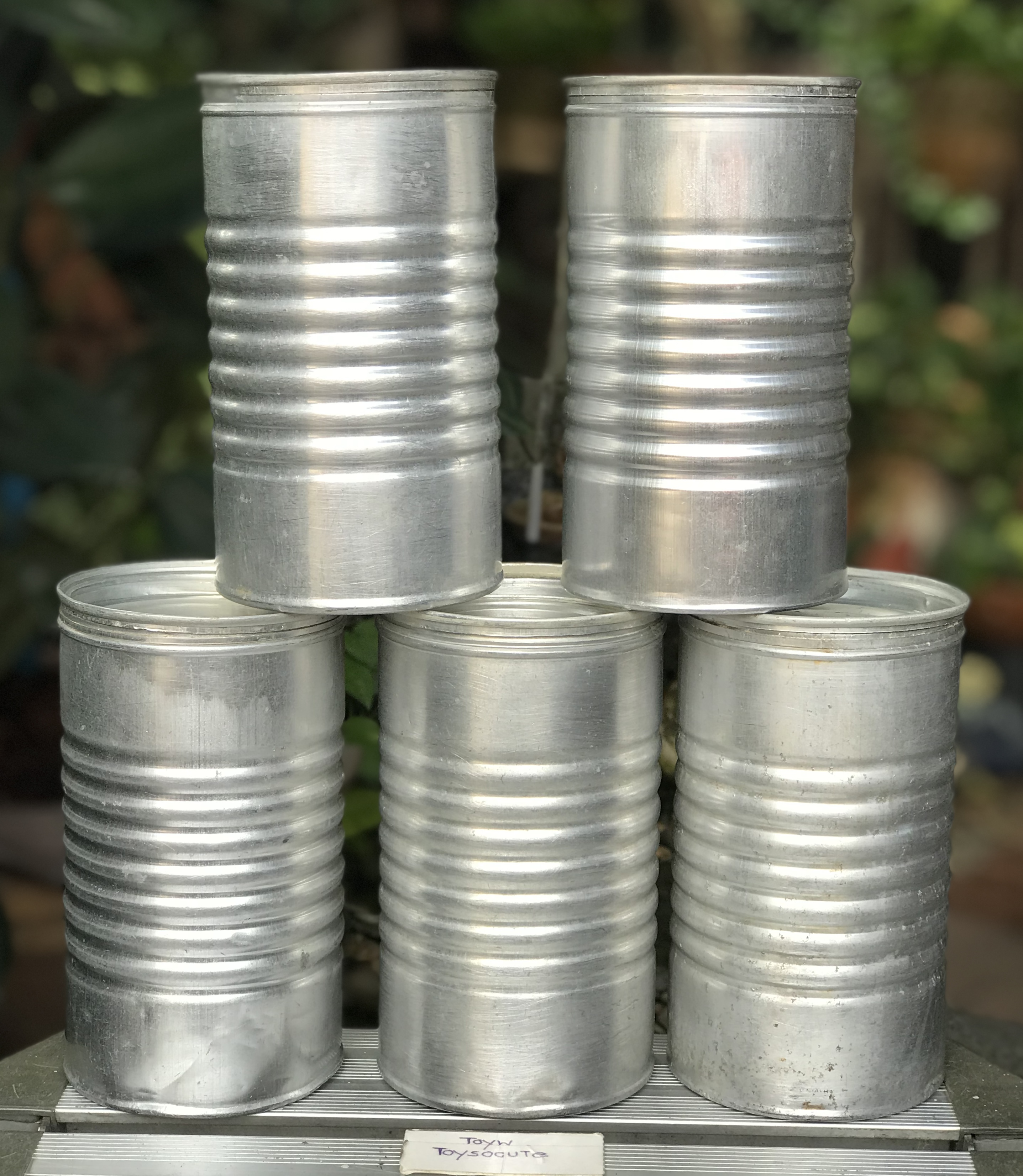 ใบละ 650 บาท ของสะสมของโบร่ำโบราณ กระป๋องนมตราหมีโบราณ Holland Guigoz ไม่รั่ว ไม่ผุ ใส่น้ำแช่เย็นดื่มดับกระหาย หรือ เพื่อการสะสม ตั้งโชว์ แต่งร้าน แต่งบ้าน