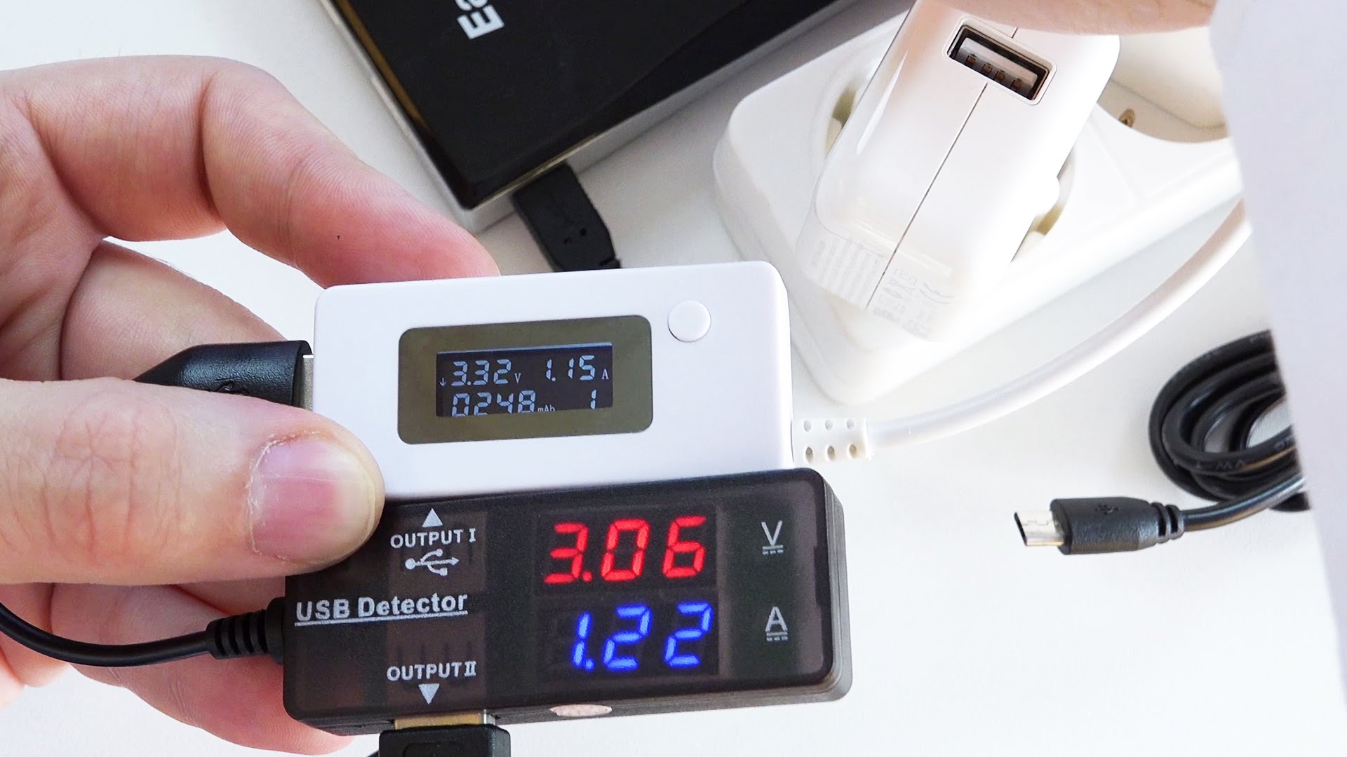 USB Charging Current/Voltage/Power Tester and Analyzer (แบบมีสาย) White