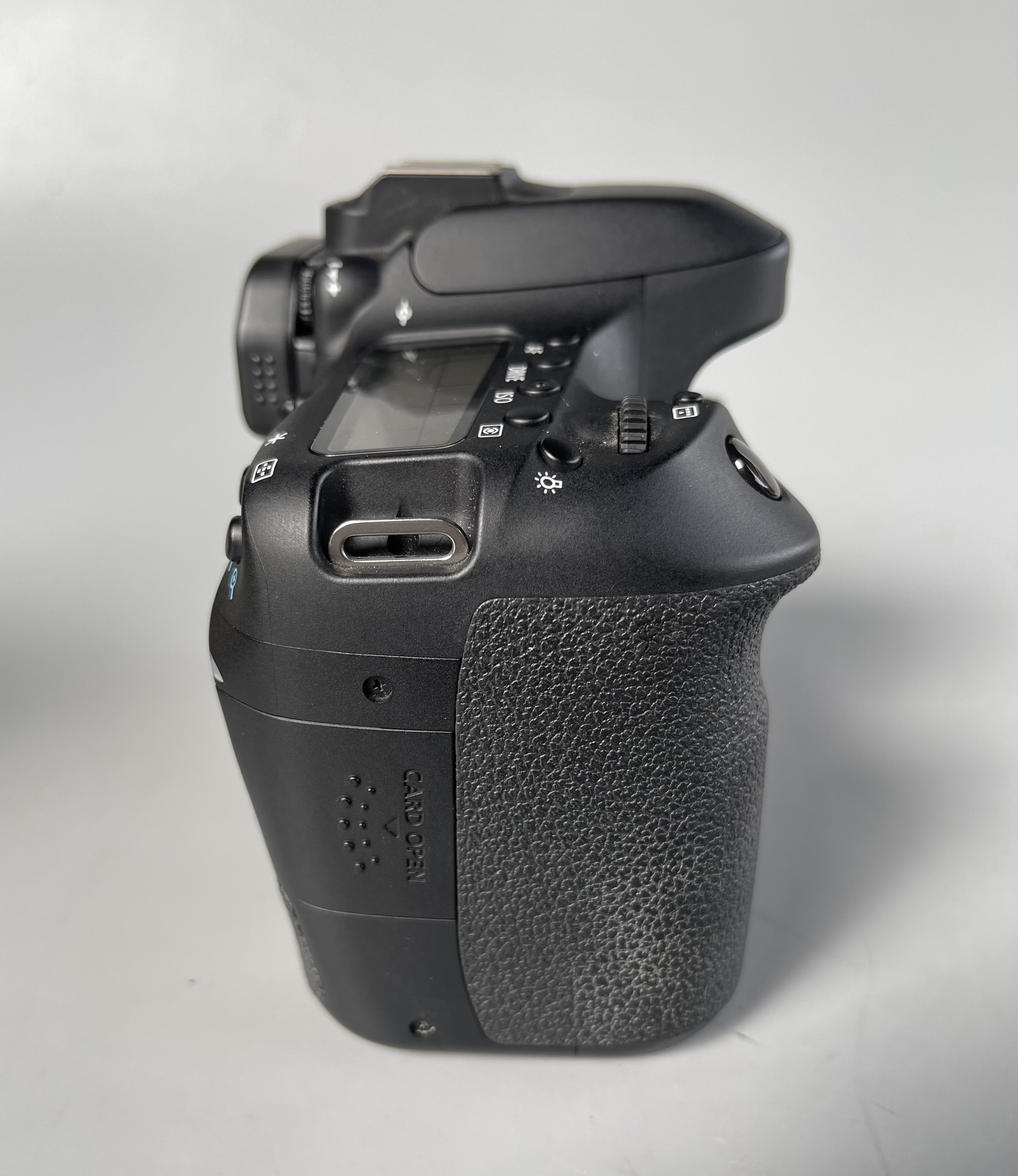 ขายกล้อง Canon 80d สุดยอด กล้องพร้อมเลนส์ 18-135 nano(kit)ใช้งานน้อยมากซัตเตอร์ 3034ครบชุดพร้อมใช้งาน