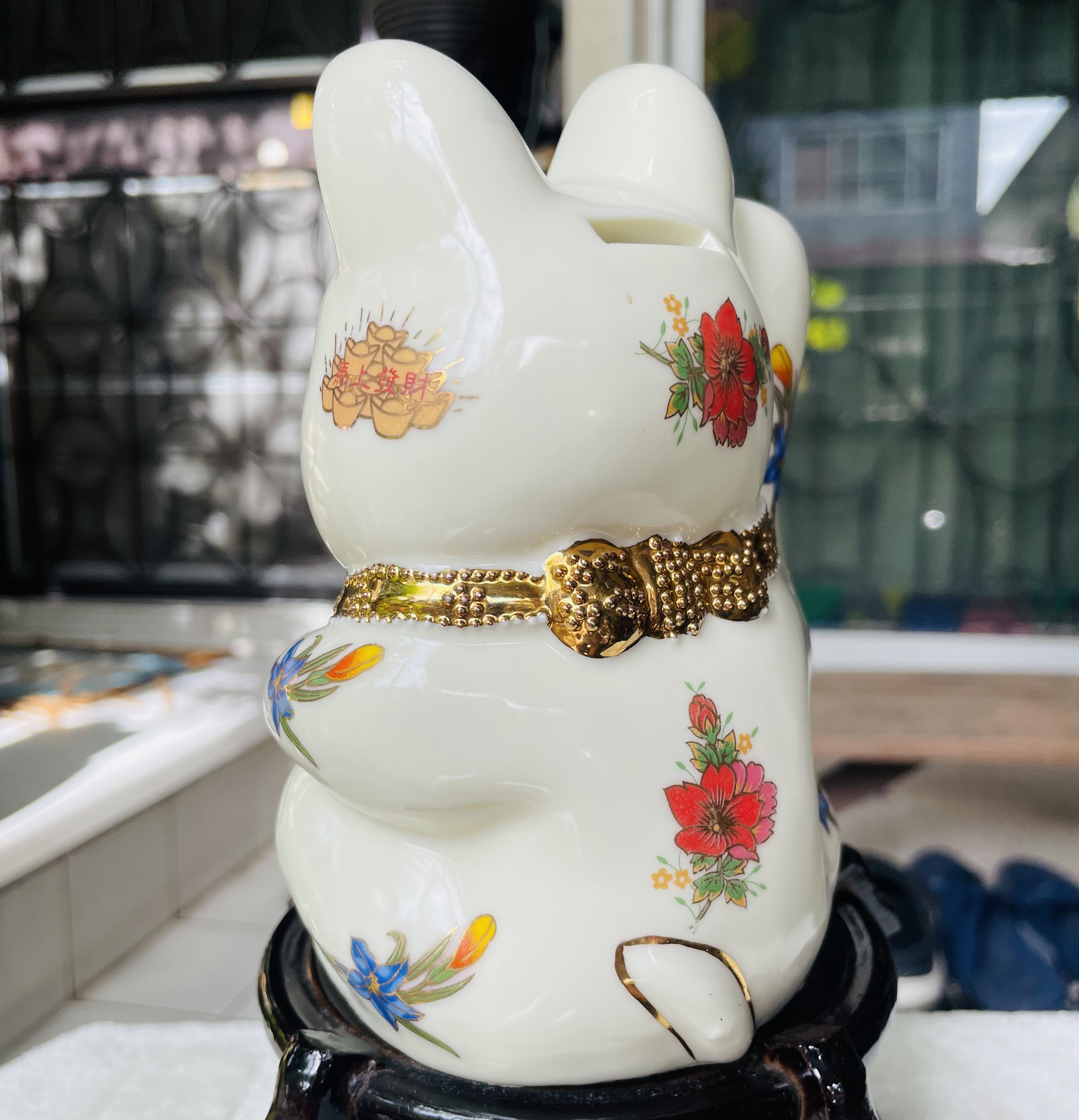 ￼เก็บใหม่ แมวกวักนำโชค มาเนกิเนะโกะ Vintage Maneki-Neko Cream Gold Lucky Beckoning Cat Coin Bank Ceramic