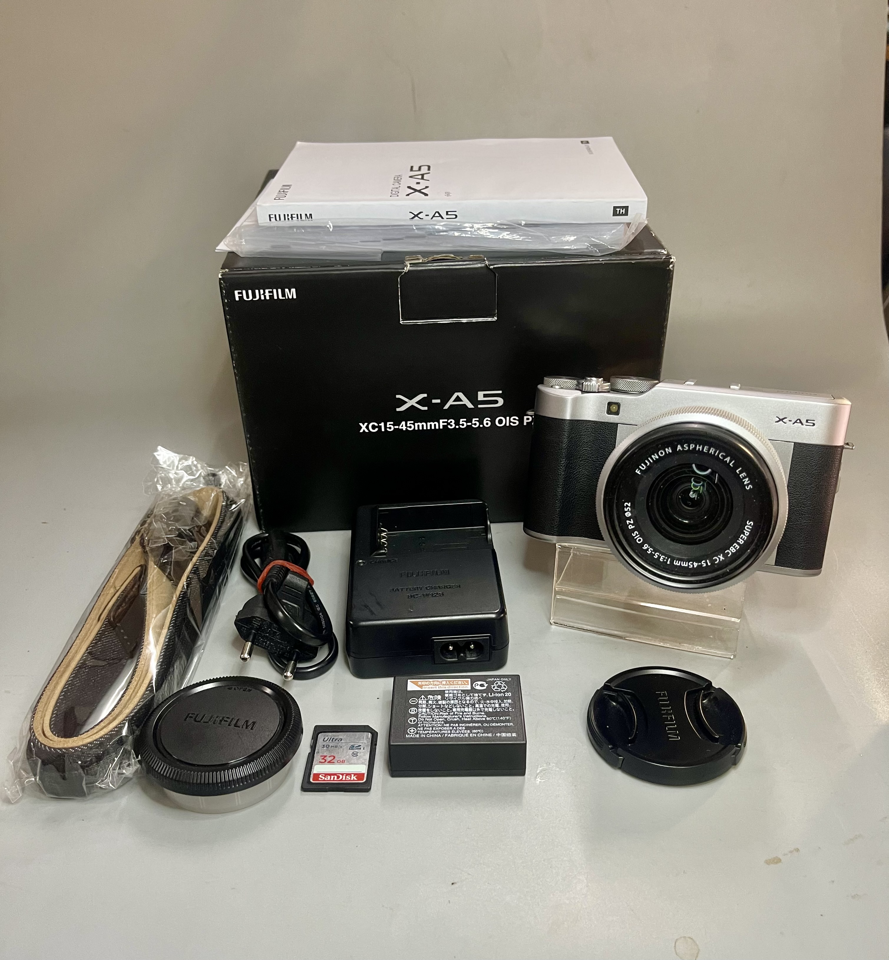 ขายกล้อง X-A5 อดีตระกันศูนย์ เลนส์ XC 15 45mm F3.5-5.6 OIS PZ สภาพมือหนึ่ง