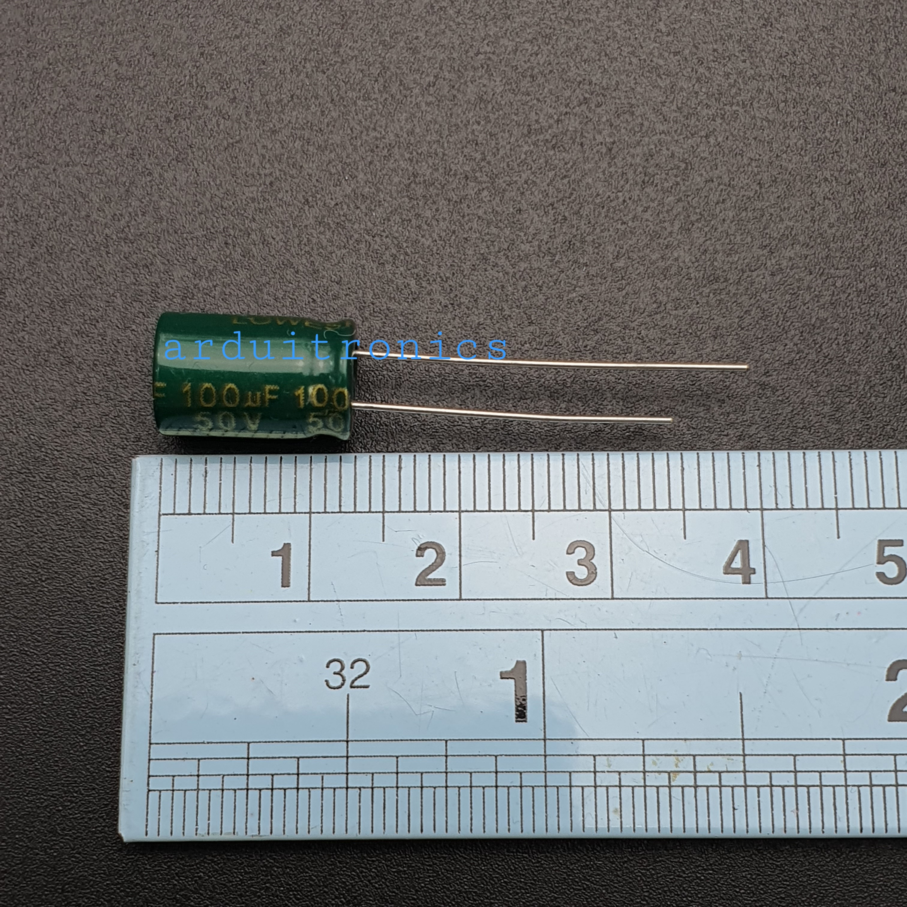 ตัวเก็บประจุ ตัวเก็บประจุแบบมีขั้ว Capacitor 100uF 50V (1 ตัว)