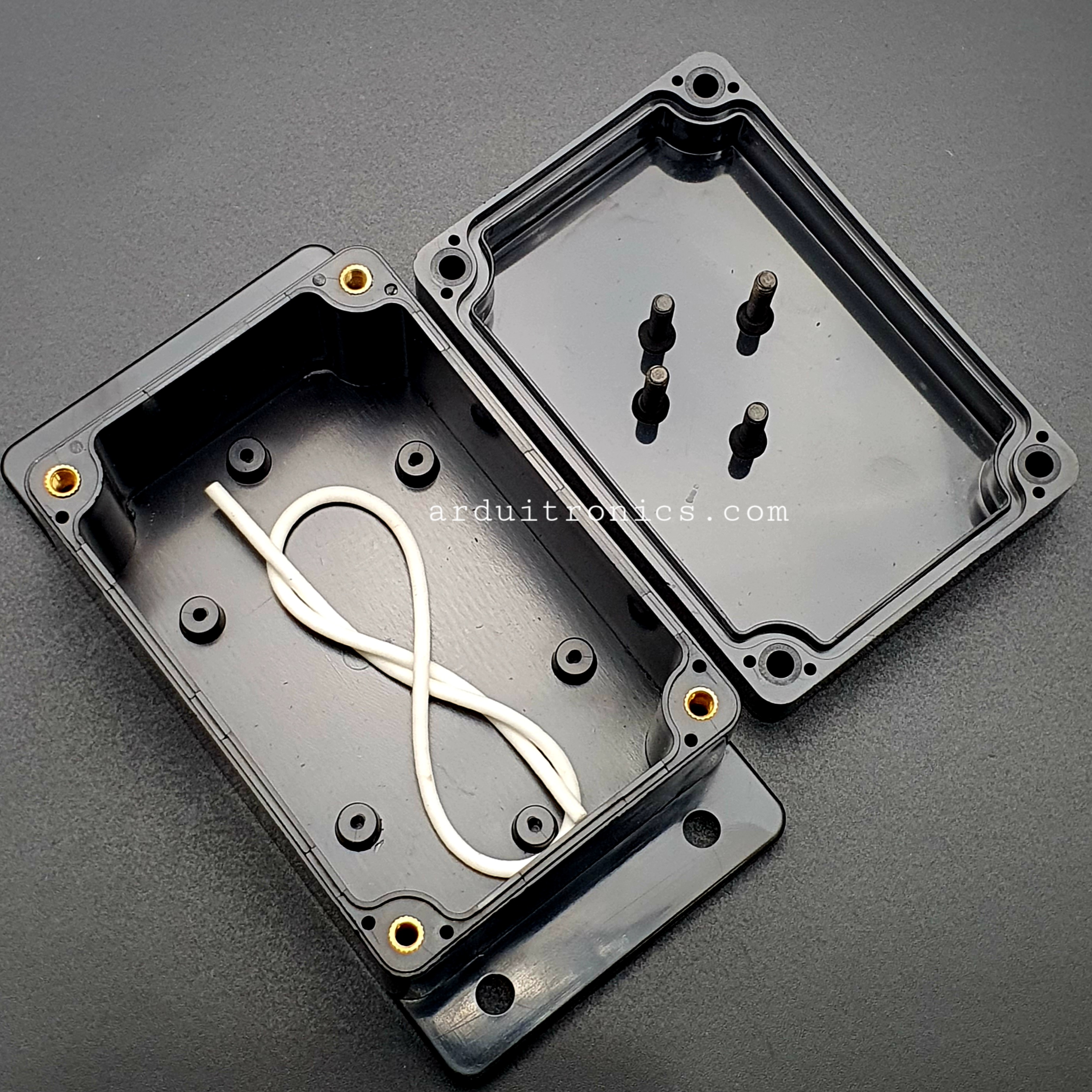 กล่องพลาสติกอเนกประสงค์กันน้ำ ขนาด 100 x 68 x 50mm สีดำ