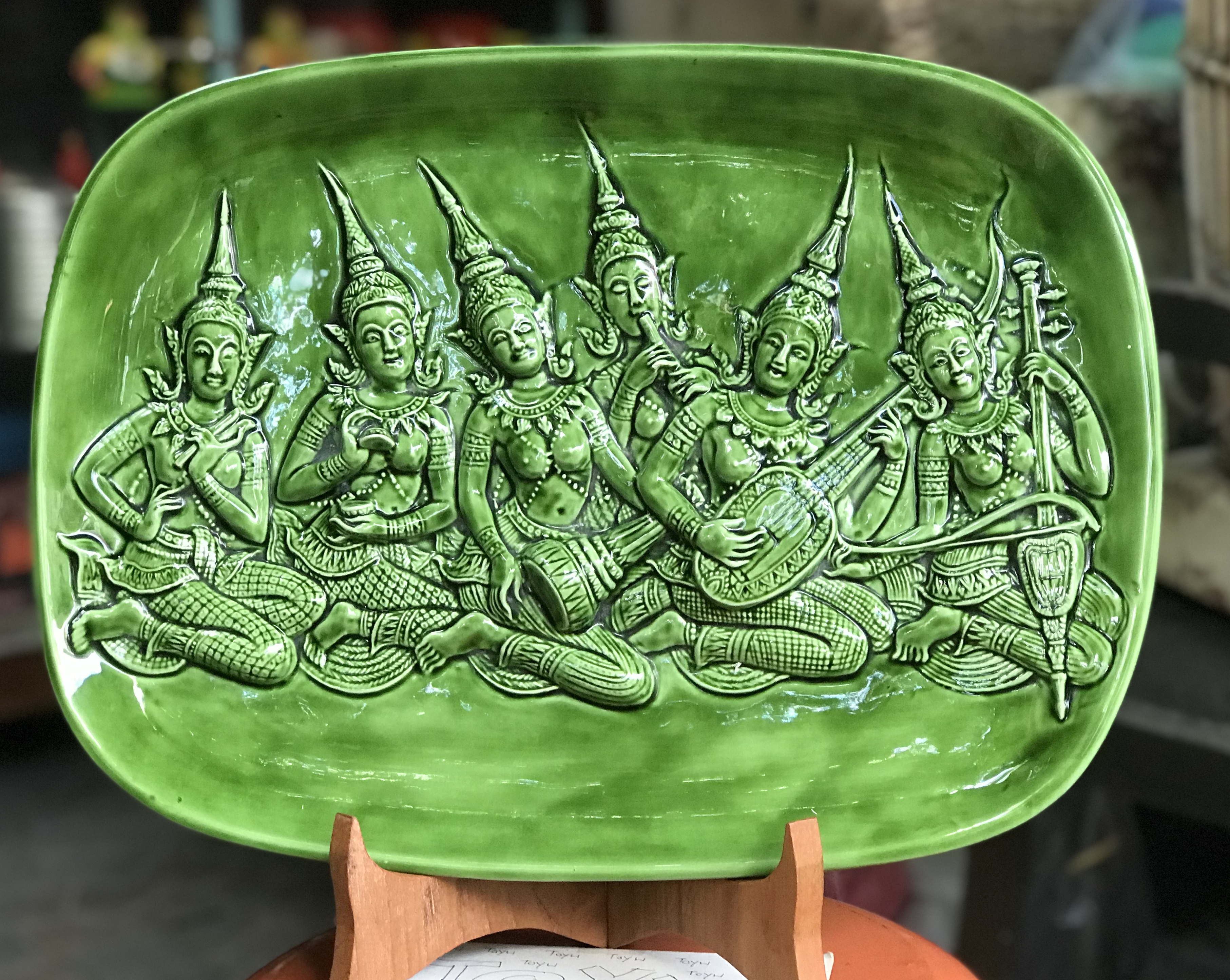 จานโชว์เซรามิคน้ำเคลือบสีเขียวมรกต Show Plate Ceramic ลายนูนลายนางฟ้าเทวดาบรรเลงดนตรี ขนาดกว้าง 30 ซม ยาว 42 ซม สวยคลาสสิค สำหรับแต่งบ้านแต่งร้านแนววินเทจ ตั้งโต๊ะหรือแขวนผนังได้