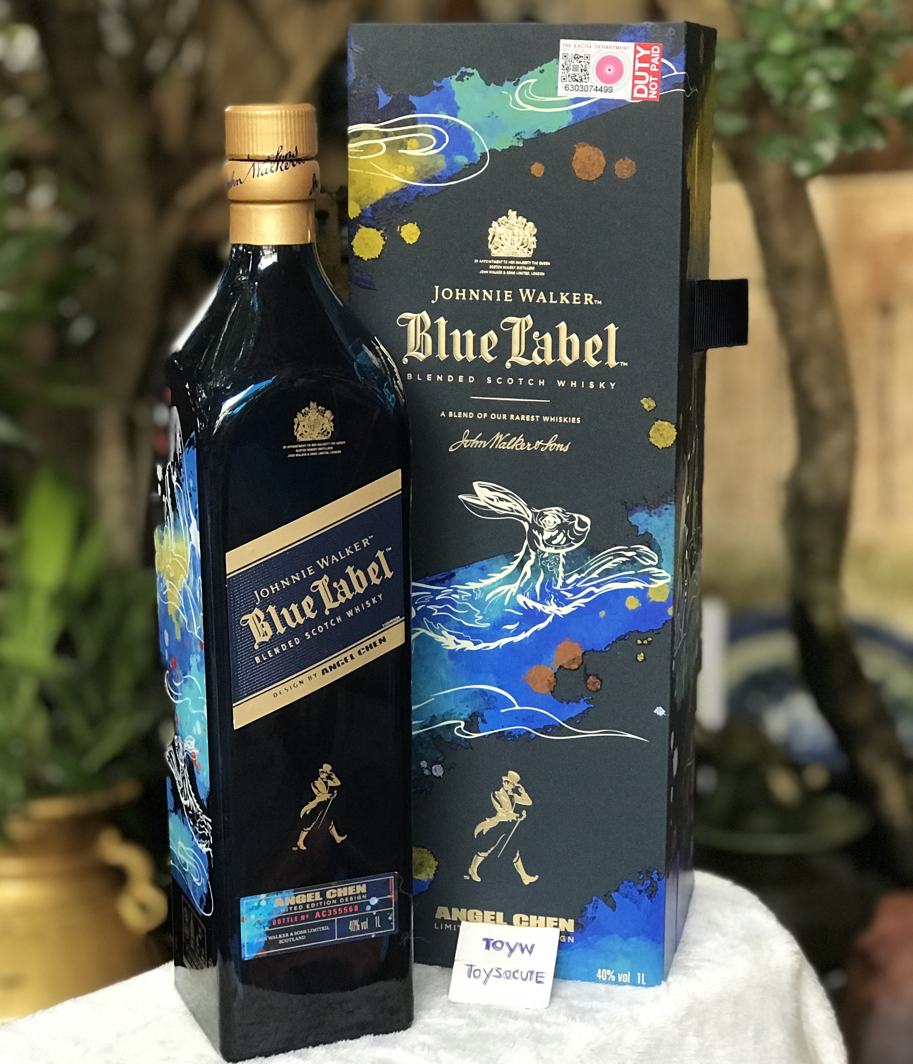 ขวดเปล่าพร้อมกล่องปีนักษัตรเถาะ(กระต่าย)Johnny walker Blue Label Limited Edition Angel chen edition Year of the rabbit