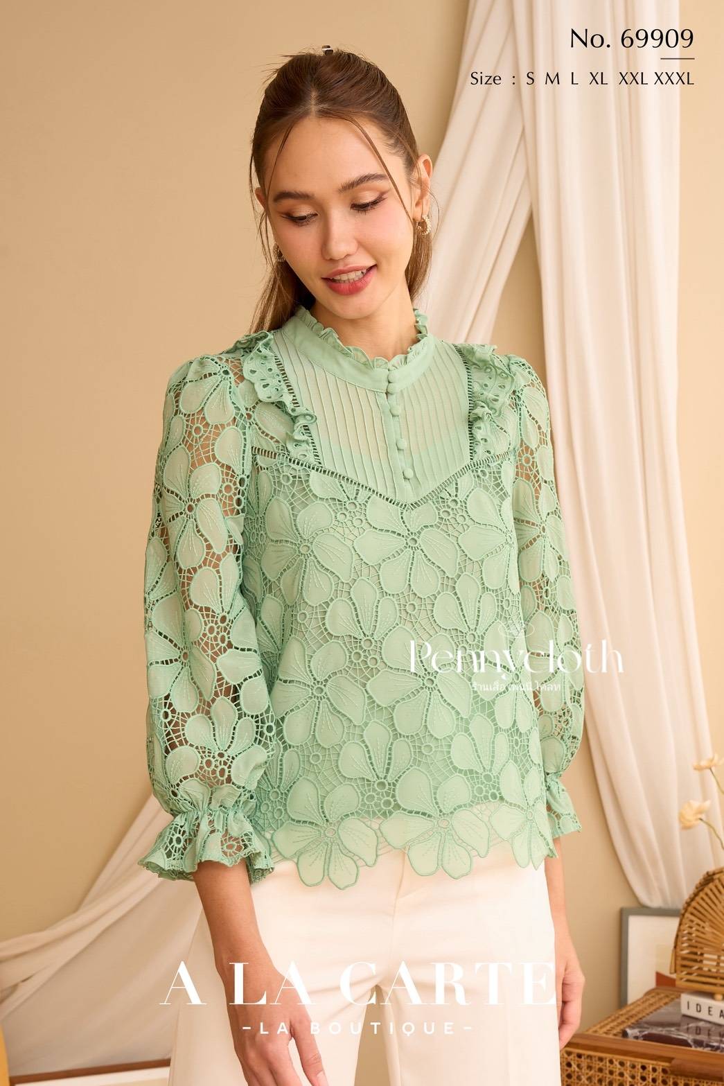 A La Carte เสื้อลูกไม้รุ่นใหม่ งานปักฉลุเซาะ ผ้าชีฟอง คอกลม แขน 4 ส่วน รหัส 69909